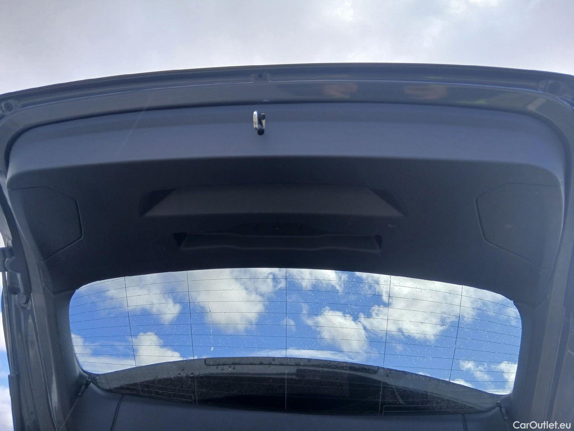  Bmw  Serie 1 BMW  / 2019 / 5P / berlina con portón 118i #30