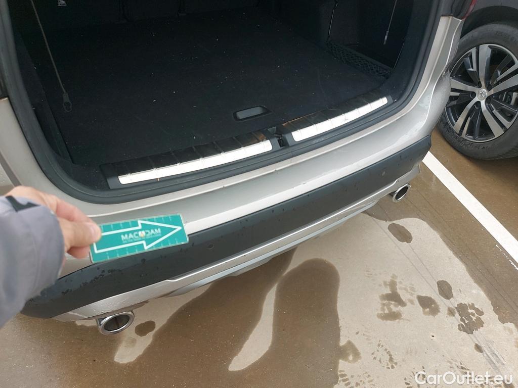  Bmw  X1 BMW  / 2019 / 5P / todoterreno sDrive18d #26