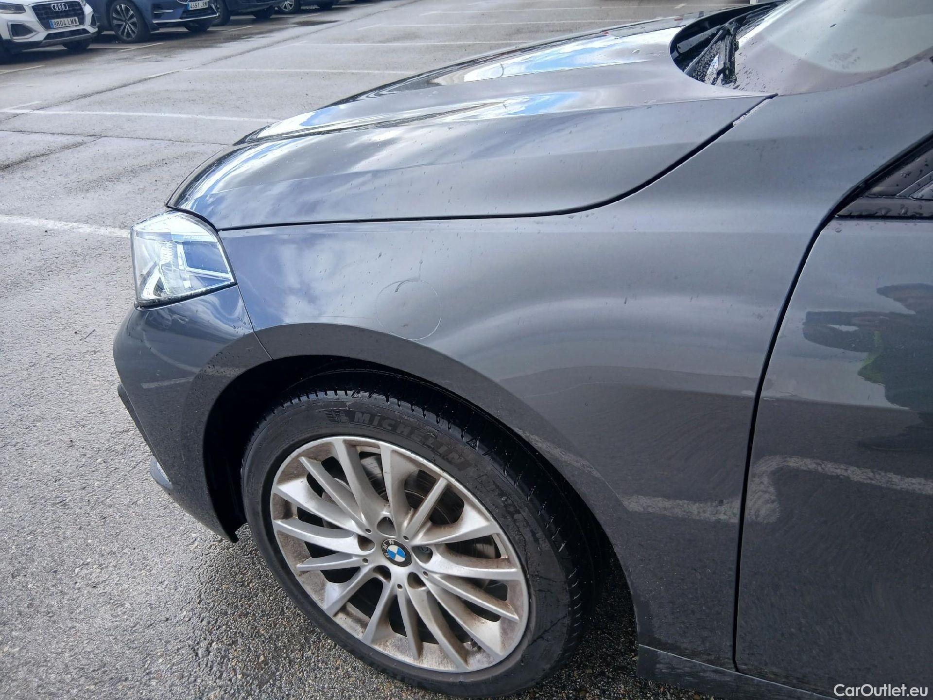  Bmw  Serie 1 BMW  / 2019 / 5P / berlina con portón 118i #10