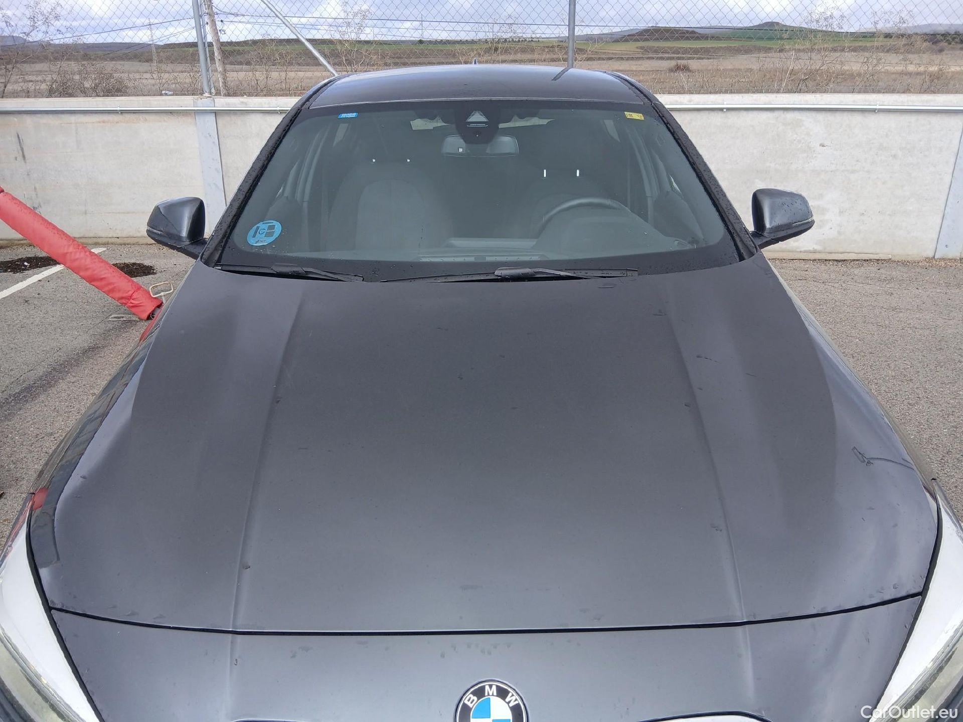  Bmw  Serie 1 BMW  / 2019 / 5P / berlina con portón 118i #2