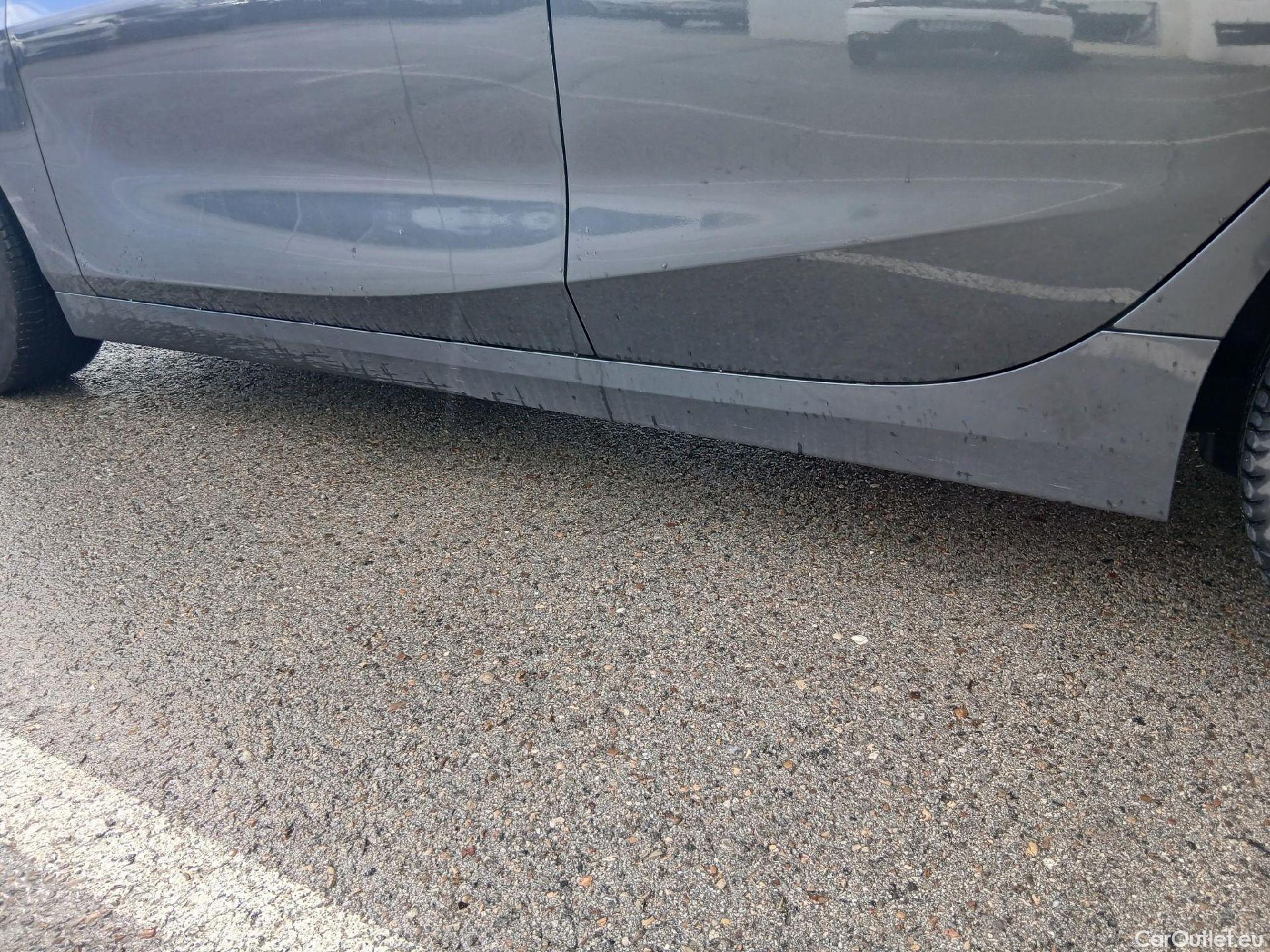  Bmw  Serie 1 BMW  / 2019 / 5P / berlina con portón 118i #13