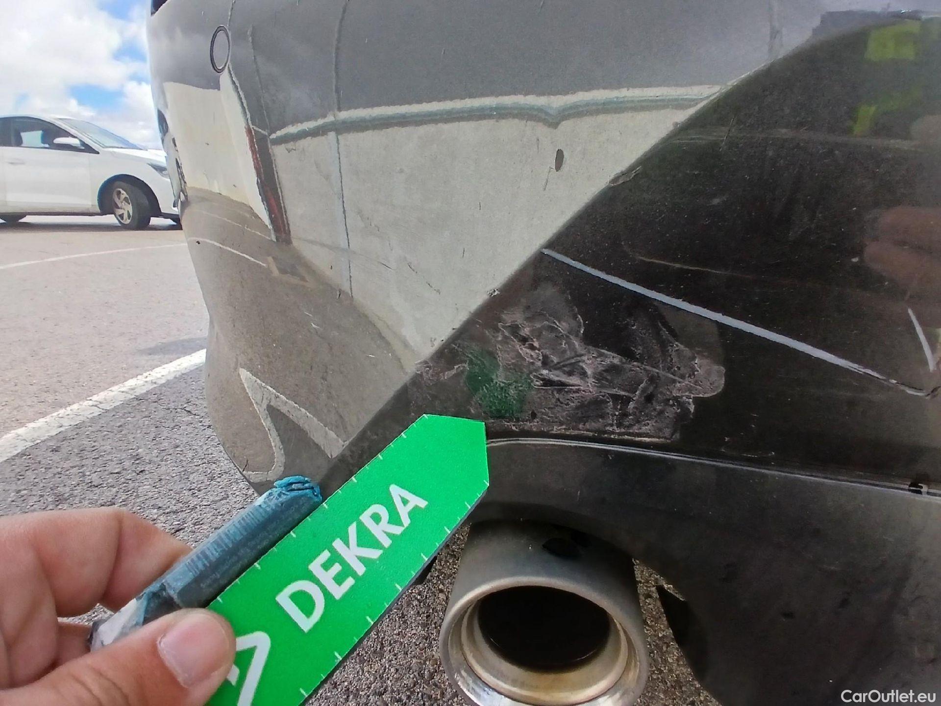  Bmw  Serie 1 BMW  / 2019 / 5P / berlina con portón 118i #17