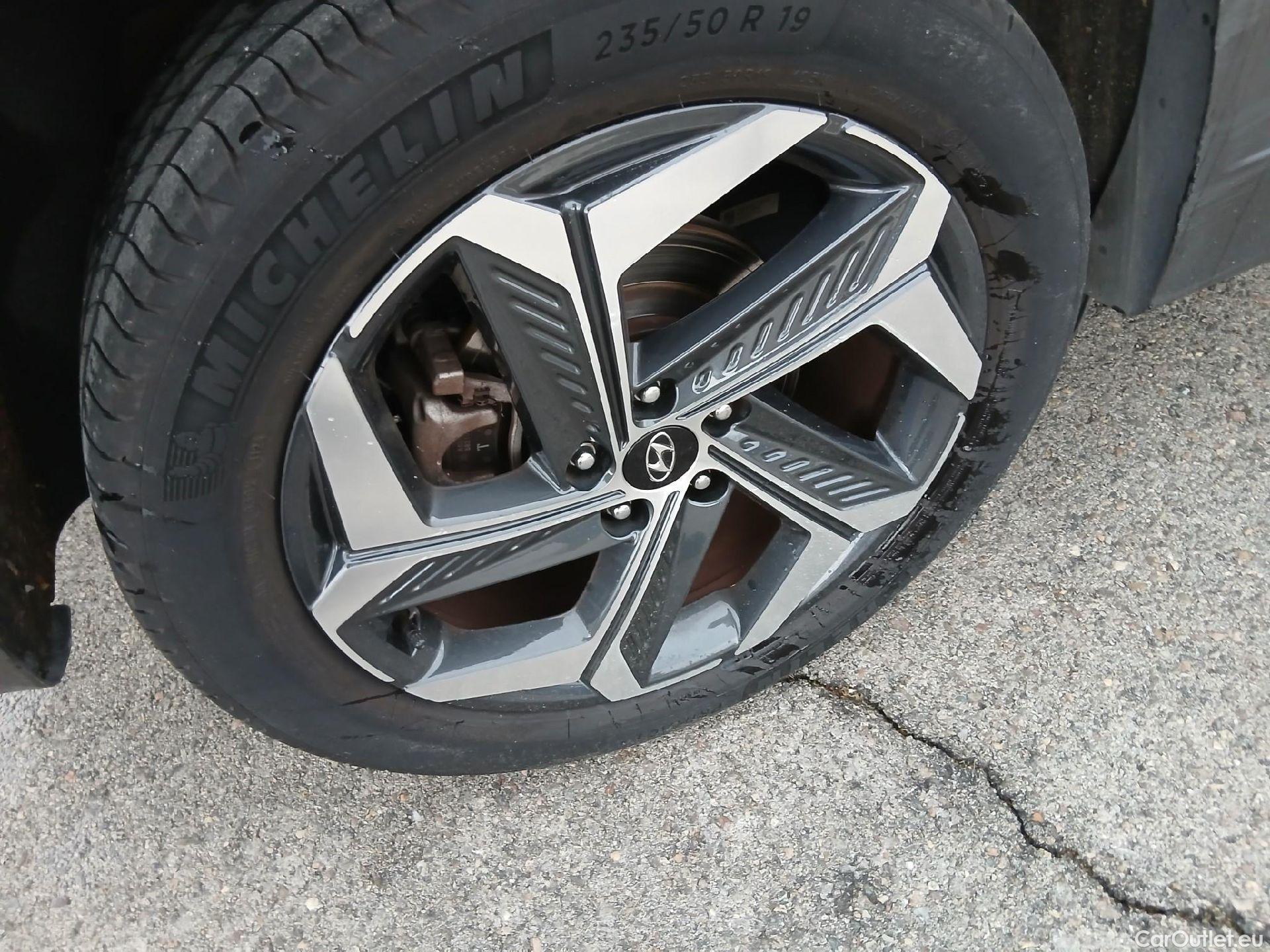  Hyundai  Tucson HYUNDAI  / 2020 / 5P / todoterreno 1.6 TGDI 169kW HEV Tecno Auto 2C #12