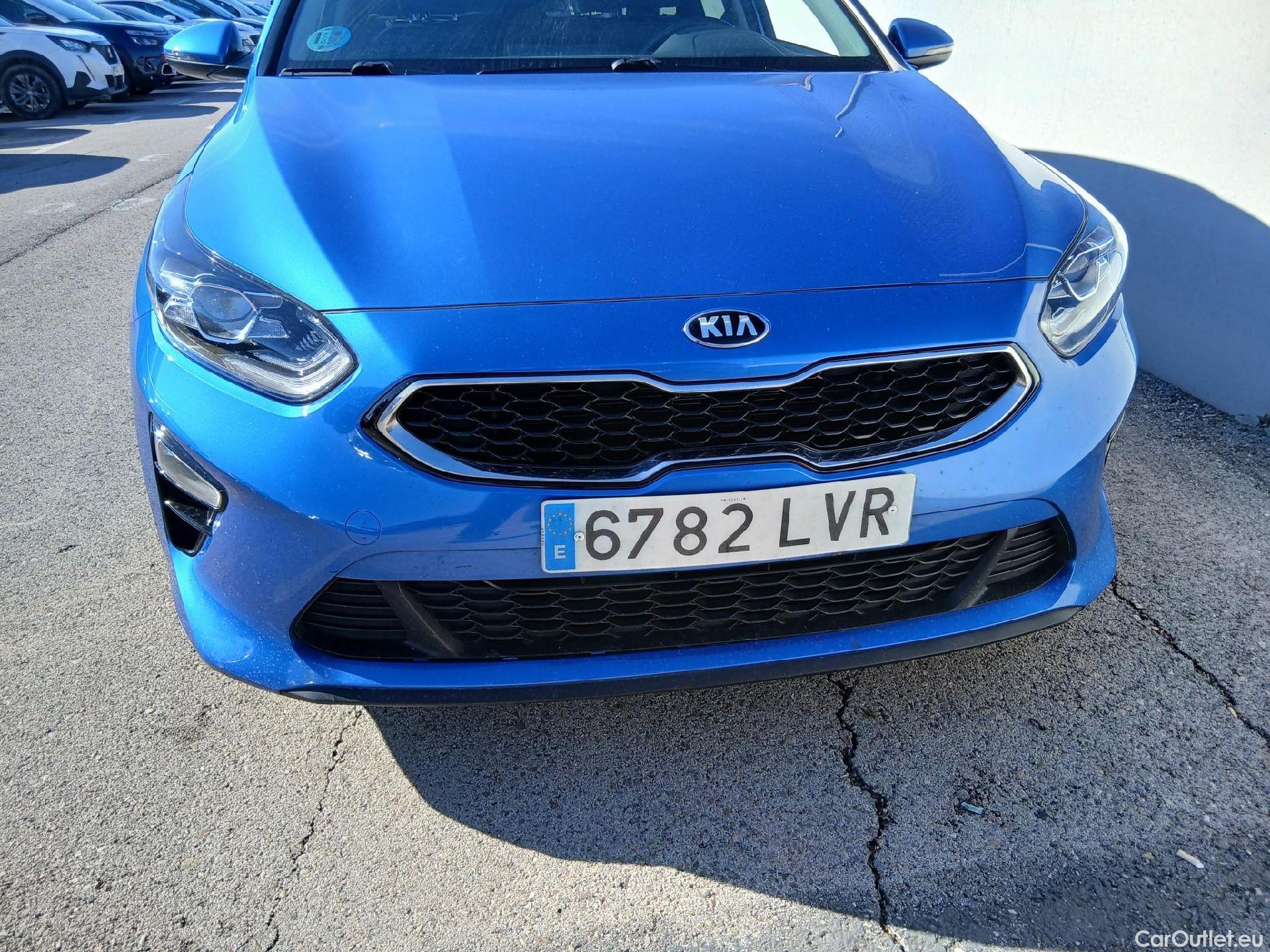  KIA  Cee'd KIA Ceed Tourer / 2021 / 5P / familiar Tourer 1.6 MHEV 100kW Tech DCT #6