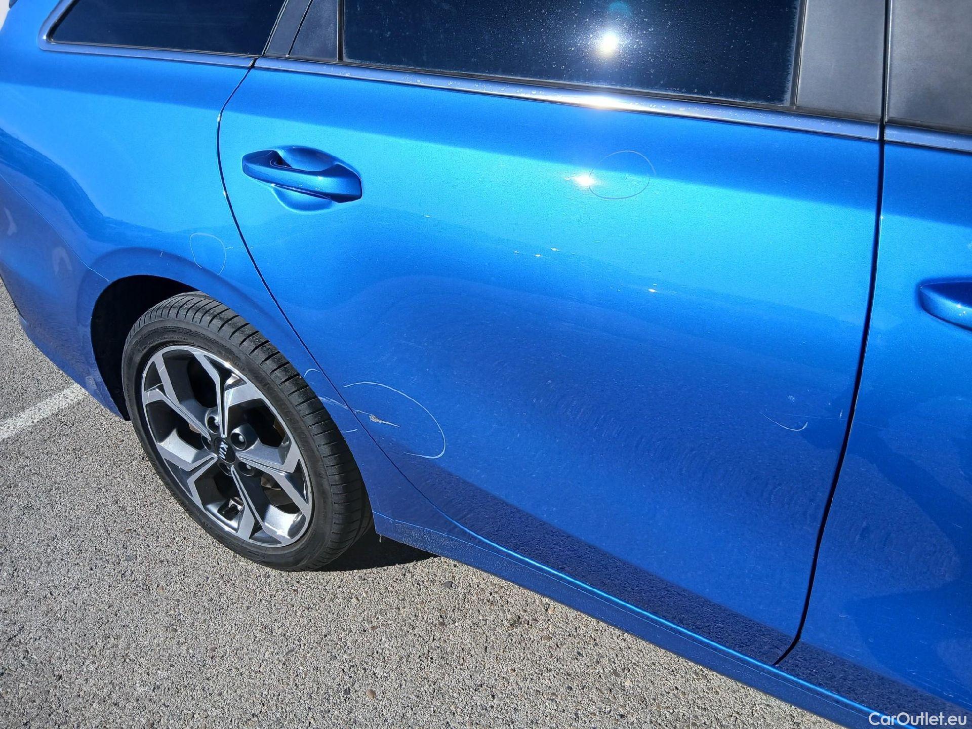  KIA  Cee'd KIA Ceed Tourer / 2021 / 5P / familiar Tourer 1.6 MHEV 100kW Tech DCT #31