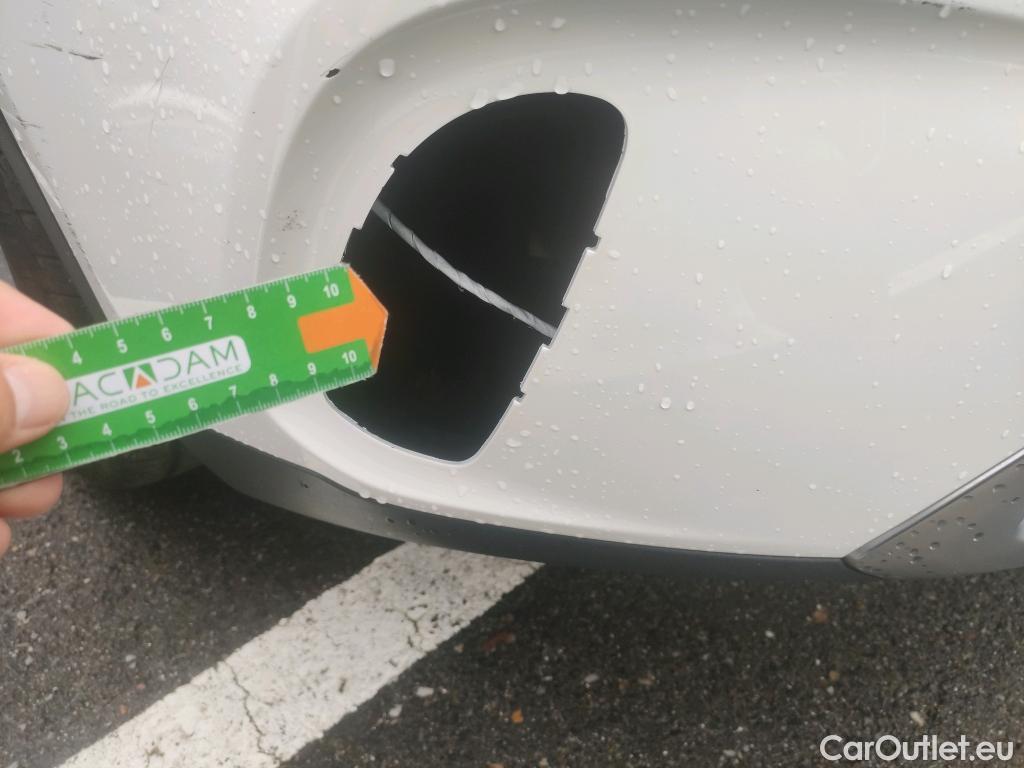  Mercedes  GLA MERCEDES-BENZ Clase  / 2017 / 5P / todoterreno  200 d #4