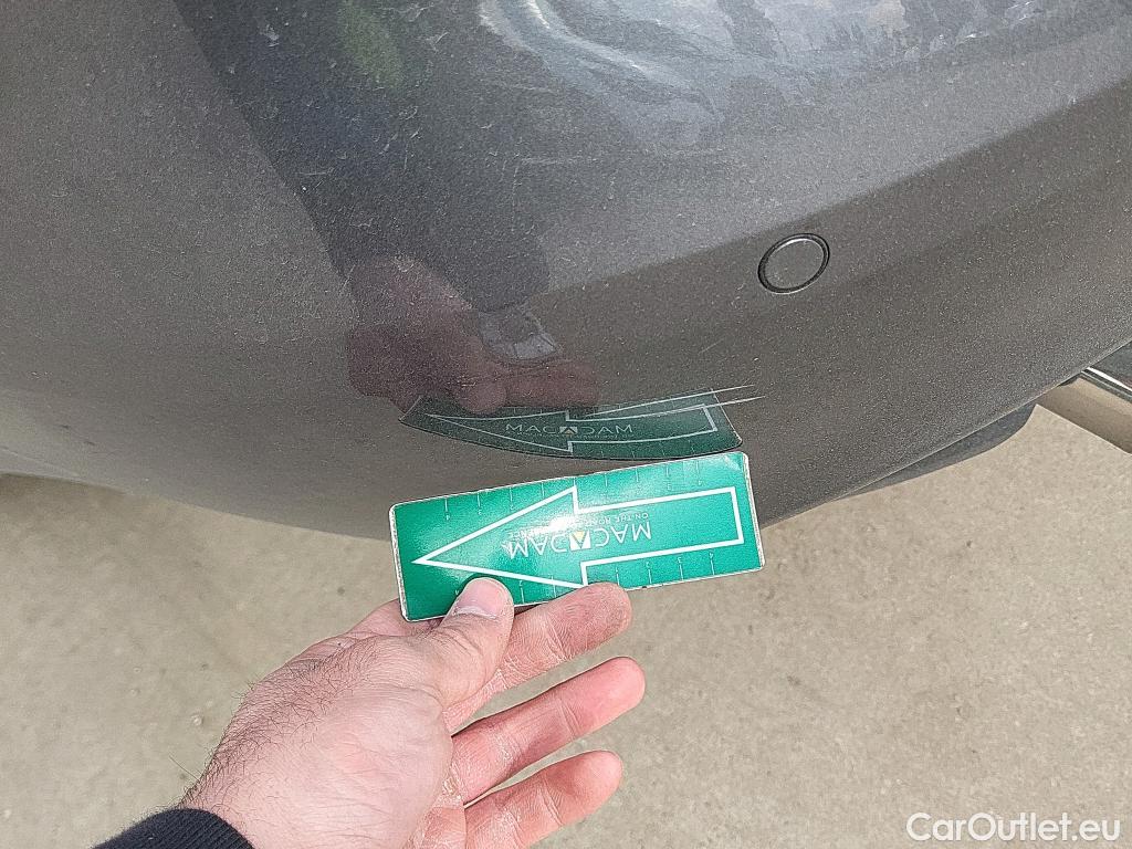  Jaguar  XE JAGUAR  sedán 2.0 Diesel RWD 132kW  Auto #8