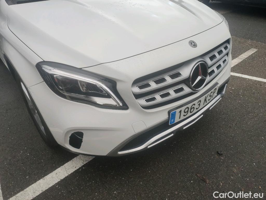  Mercedes  GLA MERCEDES-BENZ Clase  / 2017 / 5P / todoterreno  200 d #19