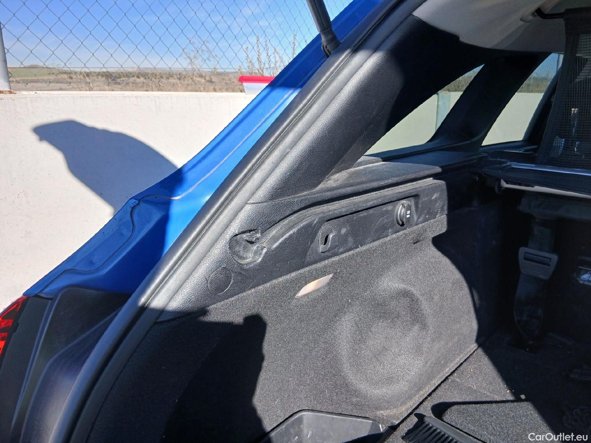  KIA  Cee'd KIA Ceed Tourer / 2021 / 5P / familiar Tourer 1.6 MHEV 100kW Tech DCT #24