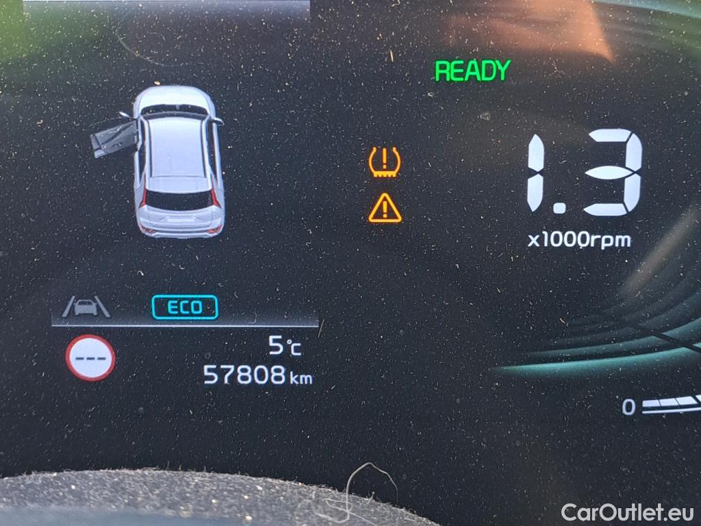  KIA  Niro KIA  / 2022 / 5P / crossover 1.6 GDi HEV 104kW (141CV) Drive #6