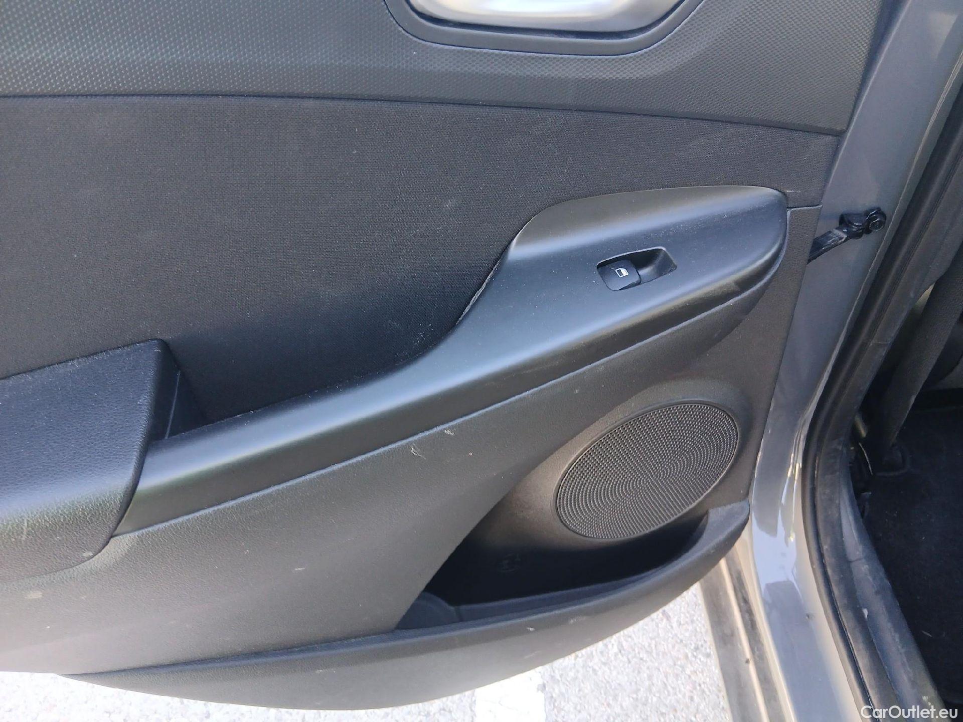  Hyundai  Konna HYUNDAI Kona / 2020 / 5P / todoterreno 1.6 GDI HEV Maxx DCT #4