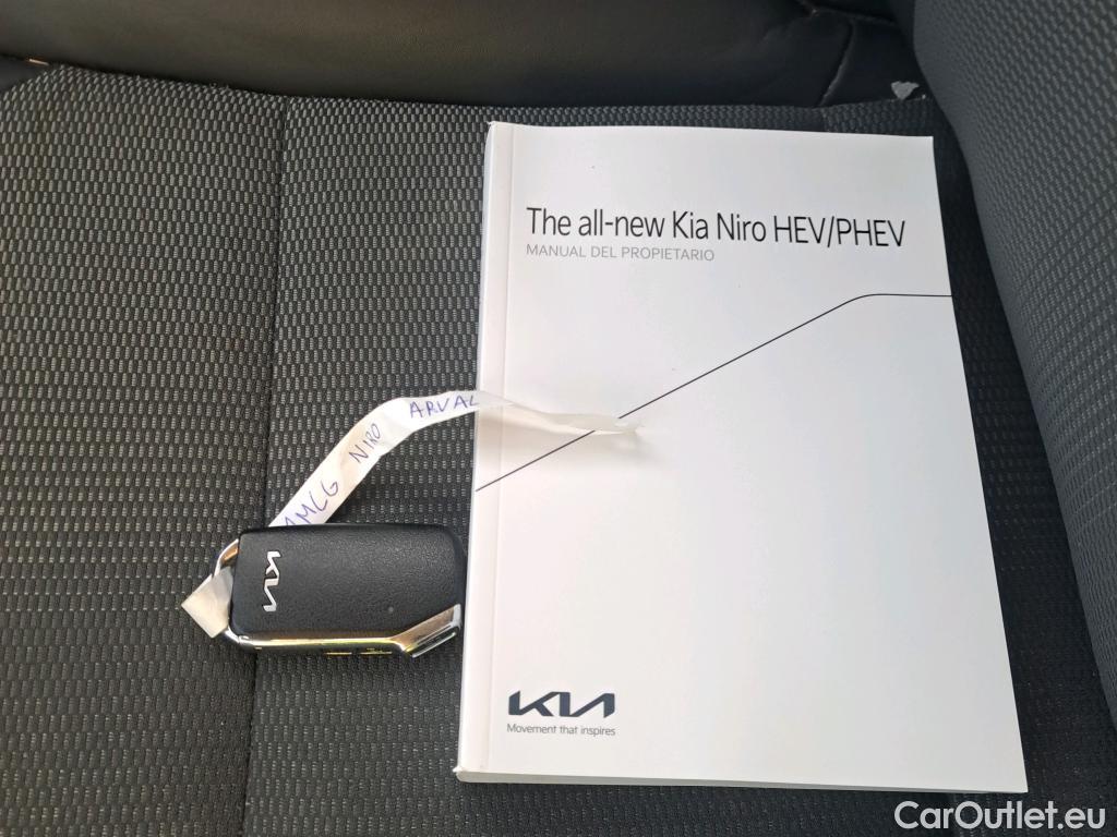  KIA  Niro KIA  / 2022 / 5P / crossover 1.6 GDi HEV 104kW (141CV) Drive #4