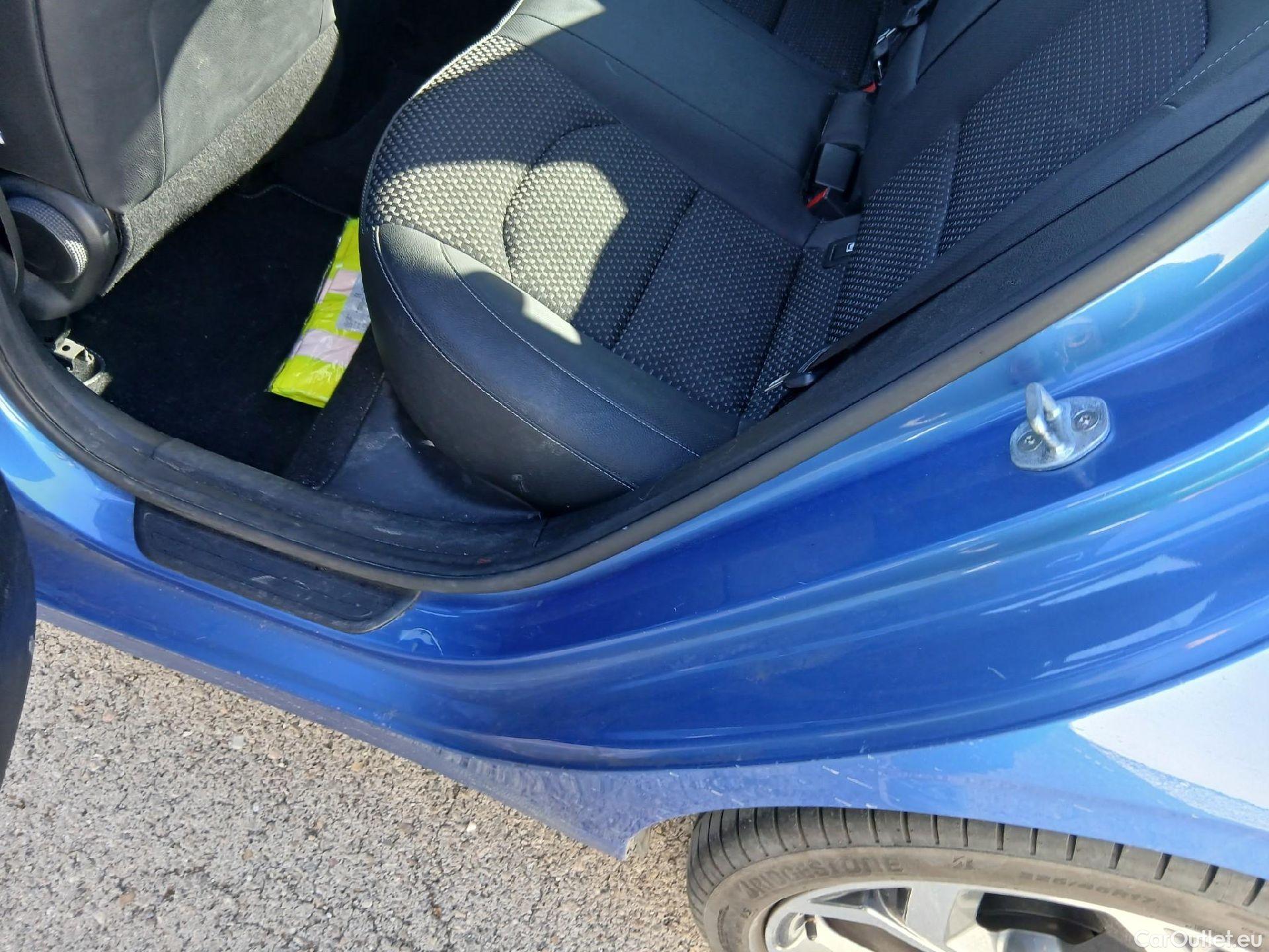  KIA  Cee'd KIA Ceed Tourer / 2021 / 5P / familiar Tourer 1.6 MHEV 100kW Tech DCT #19