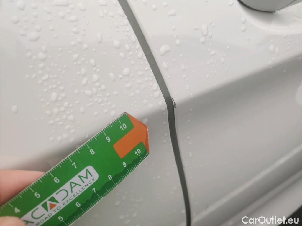  Mercedes  GLA MERCEDES-BENZ Clase  / 2017 / 5P / todoterreno  200 d #8