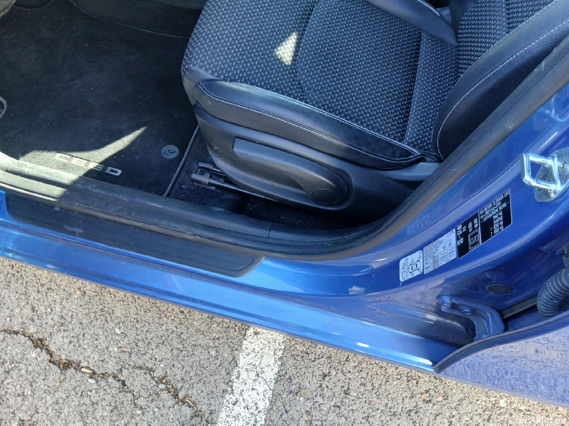  KIA  Cee'd KIA Ceed Tourer / 2021 / 5P / familiar Tourer 1.6 MHEV 100kW Tech DCT #15