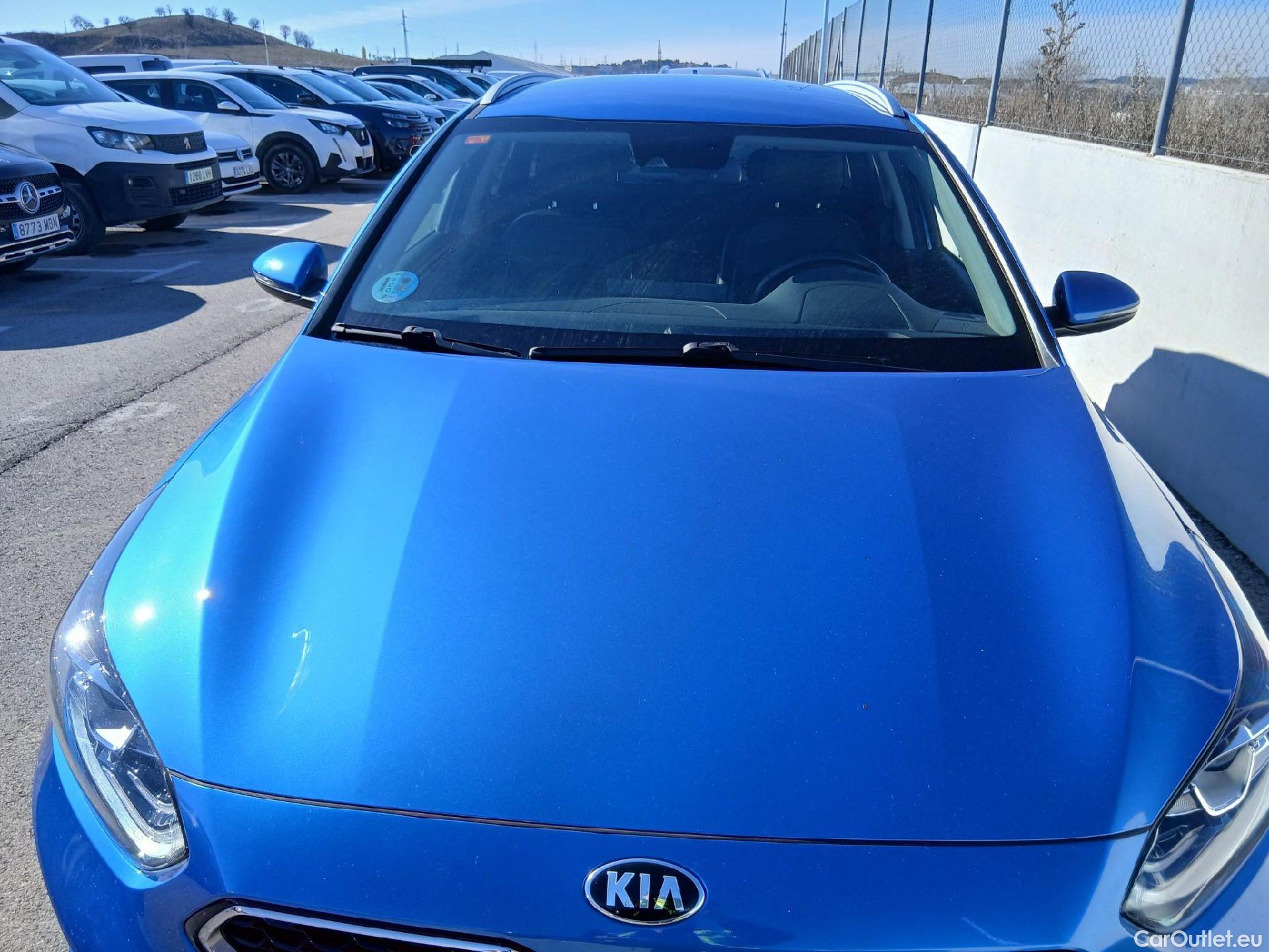  KIA  Cee'd KIA Ceed Tourer / 2021 / 5P / familiar Tourer 1.6 MHEV 100kW Tech DCT #2