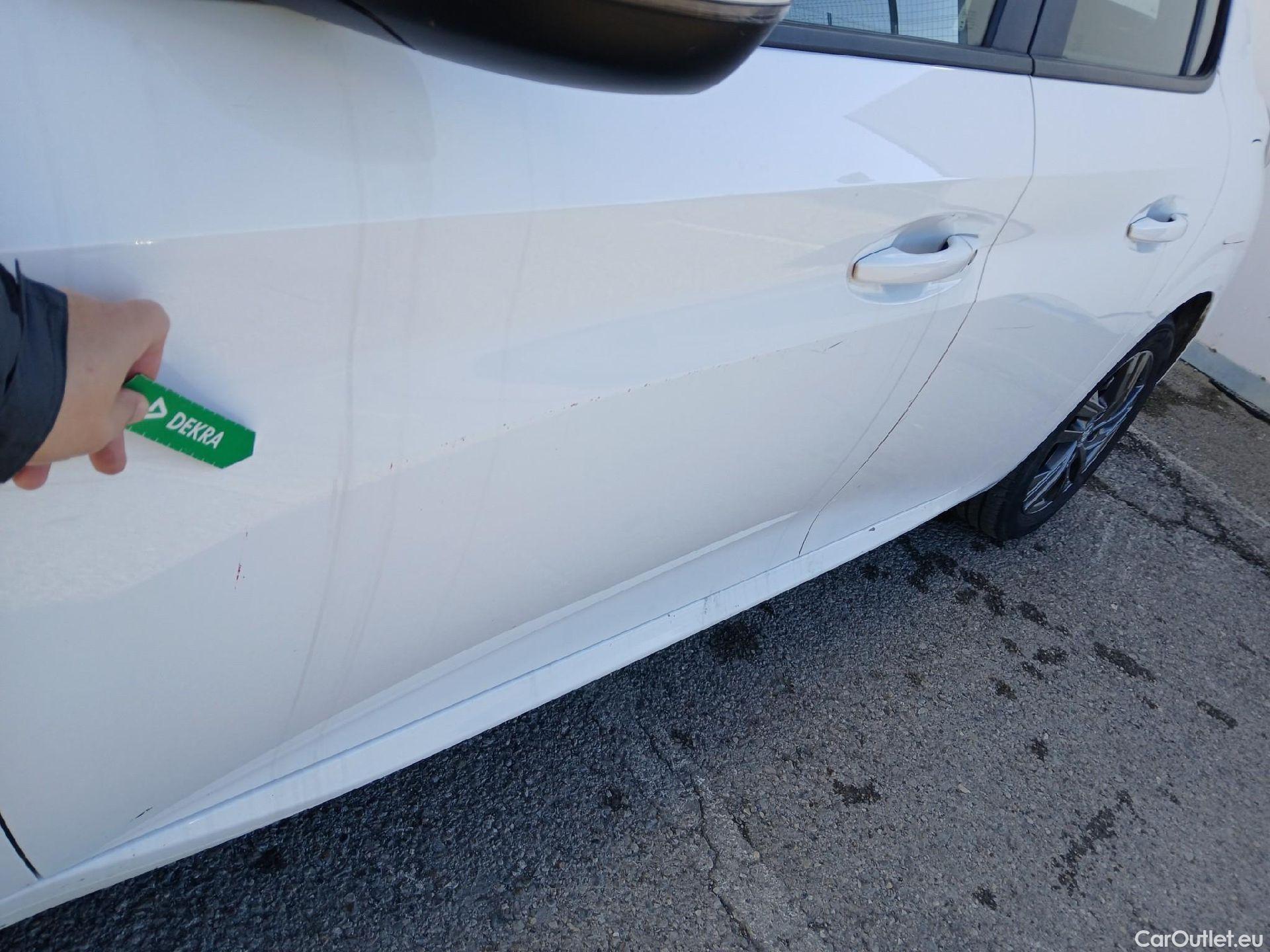  Peugeot  208 PEUGEOT  / 2019 / 5P / berlina con portón BlueHDi 73kW (100CV) Active Pack (AC) #18