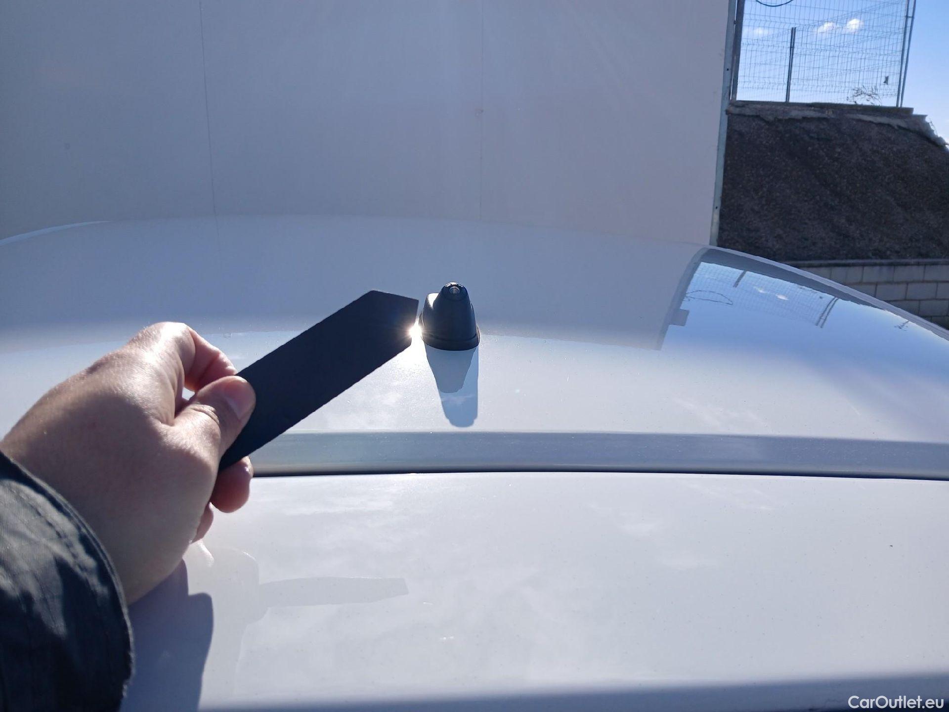  Peugeot  208 PEUGEOT  / 2019 / 5P / berlina con portón BlueHDi 73kW (100CV) Active Pack (AC) #2