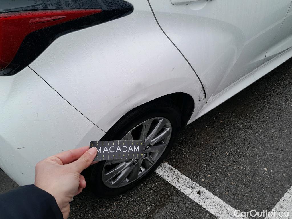  Toyota  Yaris TOYOTA  / 2020 / 5P / berlina con portón 1.5 120H Active Tech #1