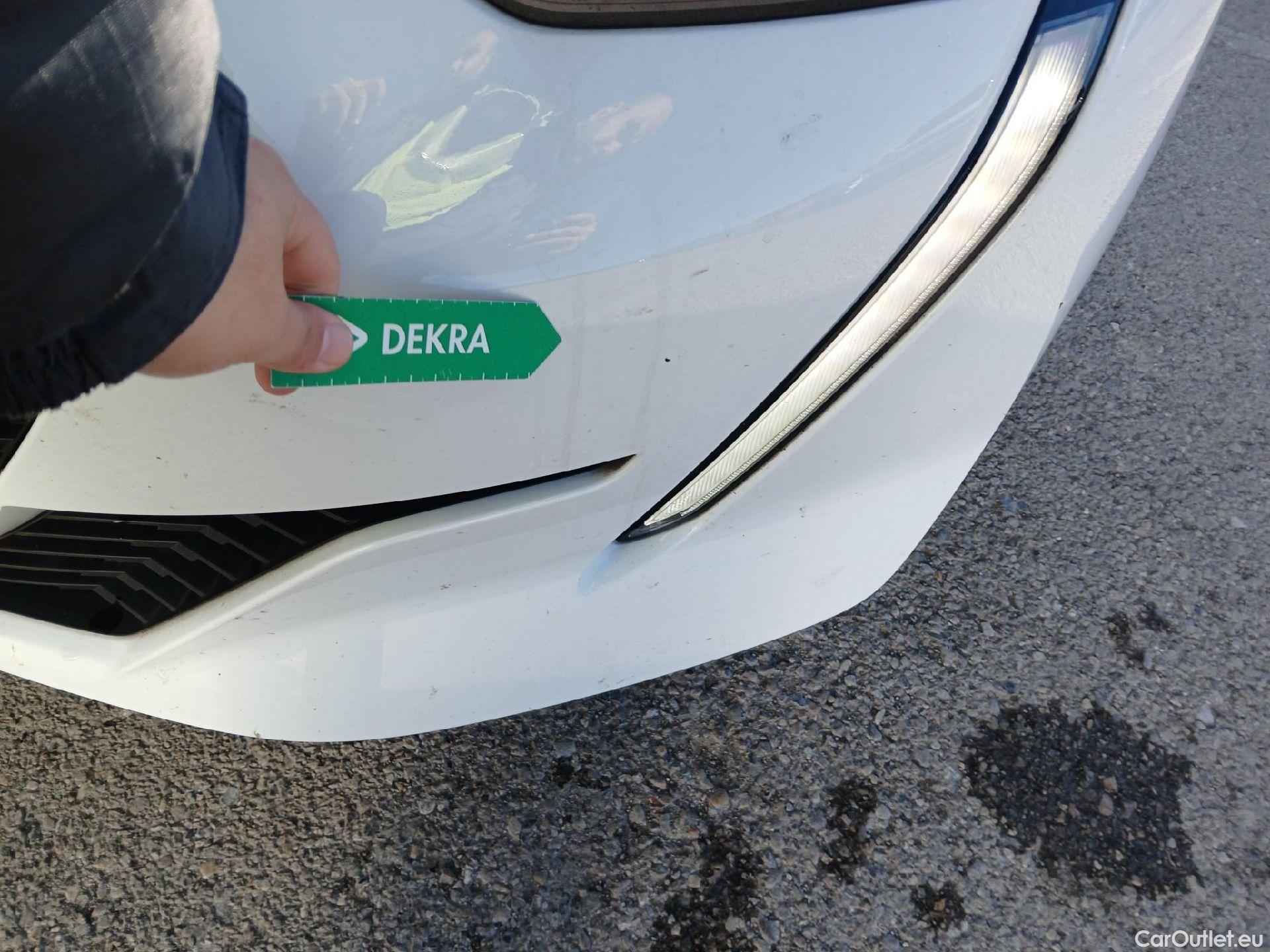  Peugeot  208 PEUGEOT  / 2019 / 5P / berlina con portón BlueHDi 73kW (100CV) Active Pack (AC) #9