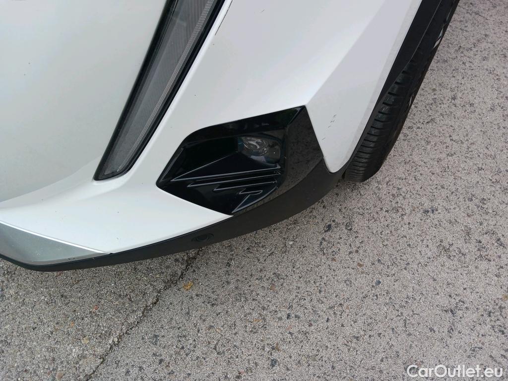  Peugeot  2008 PEUGEOT  / 2019 / 5P / todoterreno Allure Puretech 100 S&S BVM6 (CX) #29