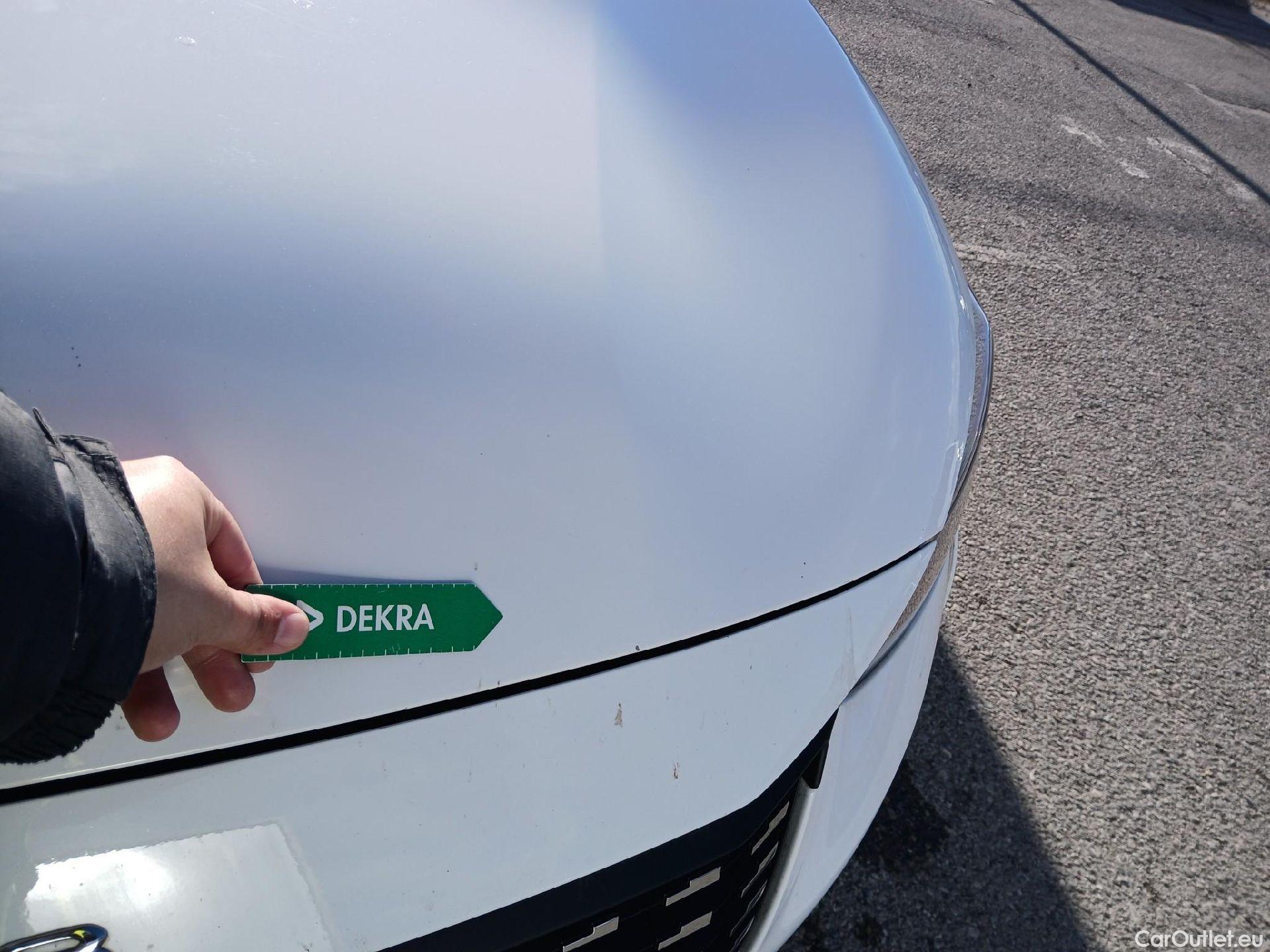  Peugeot  208 PEUGEOT  / 2019 / 5P / berlina con portón BlueHDi 73kW (100CV) Active Pack (AC) #7