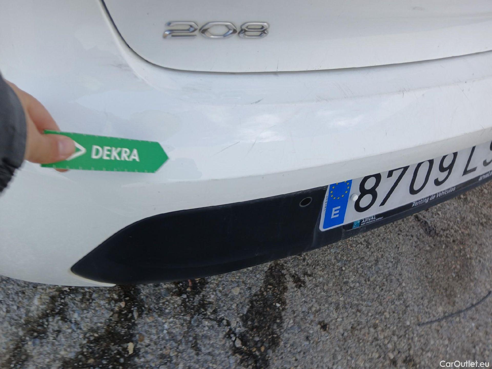  Peugeot  208 PEUGEOT  / 2019 / 5P / berlina con portón BlueHDi 73kW (100CV) Active Pack (AC) #34