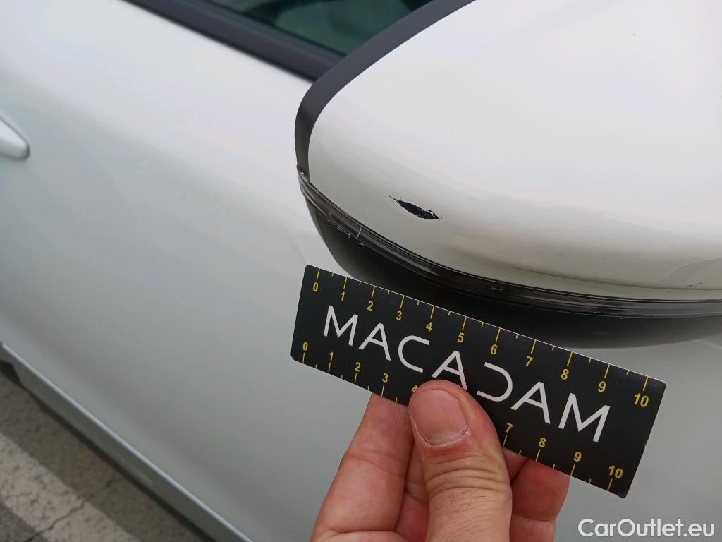  Peugeot  2008 PEUGEOT  / 2019 / 5P / todoterreno Allure Puretech 100 S&S BVM6 (CX) #28