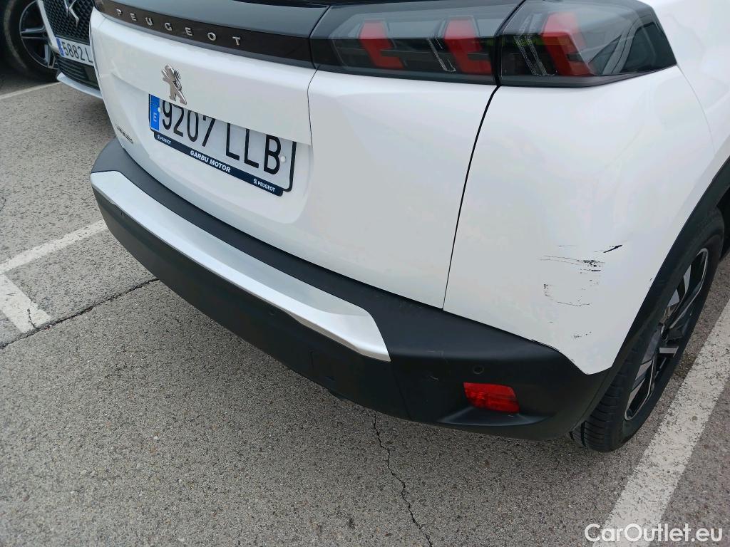  Peugeot  2008 PEUGEOT  / 2019 / 5P / todoterreno Allure Puretech 100 S&S BVM6 (CX) #17