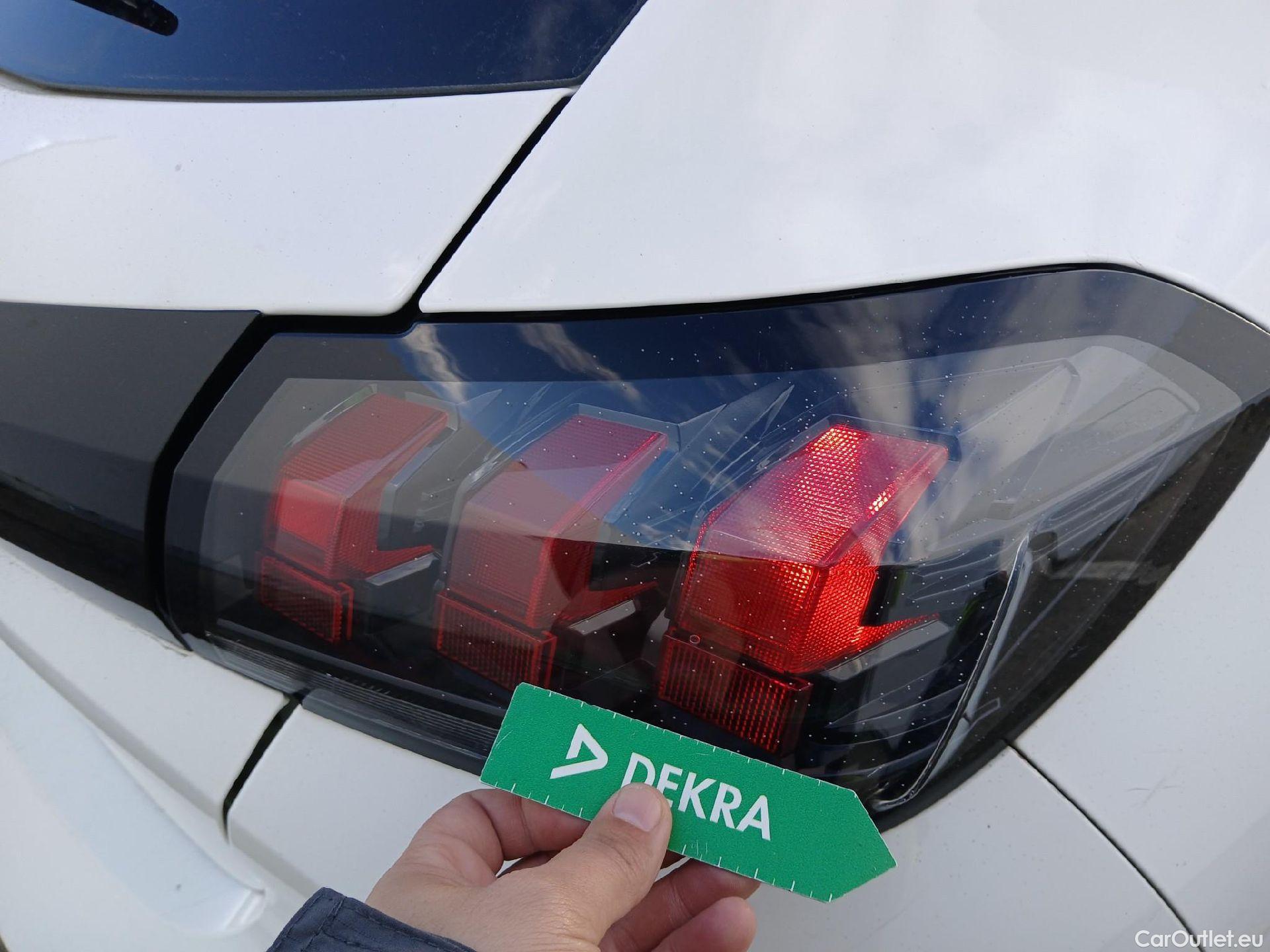  Peugeot  208 PEUGEOT  / 2019 / 5P / berlina con portón BlueHDi 73kW (100CV) Active Pack (AC) #39