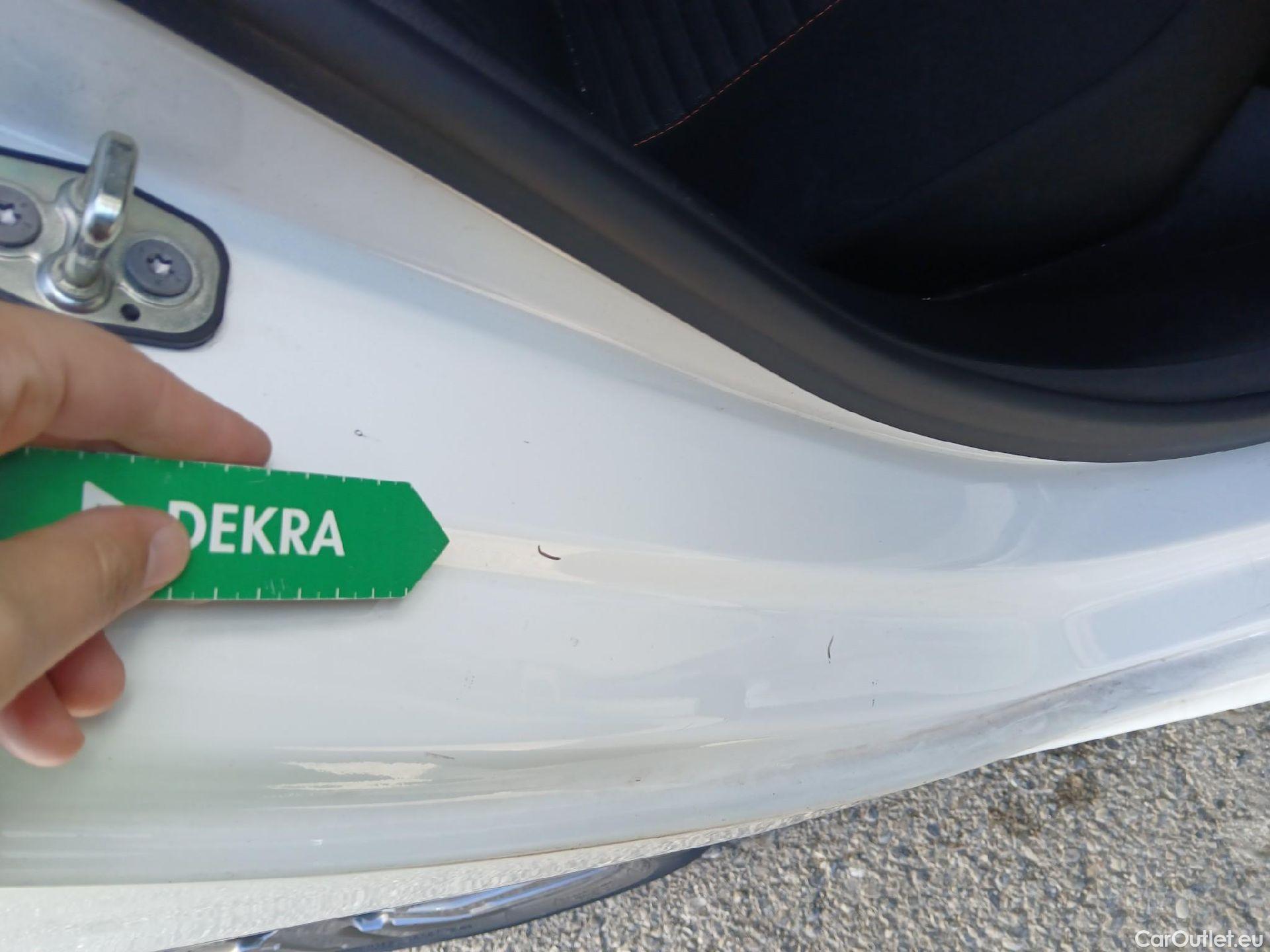  Peugeot  208 PEUGEOT  / 2019 / 5P / berlina con portón BlueHDi 73kW (100CV) Active Pack (AC) #5