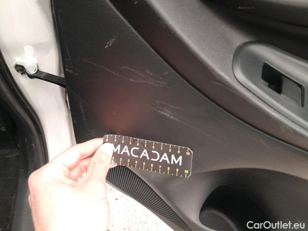  Toyota  Yaris TOYOTA  / 2020 / 5P / berlina con portón 1.5 120H Active Tech #12