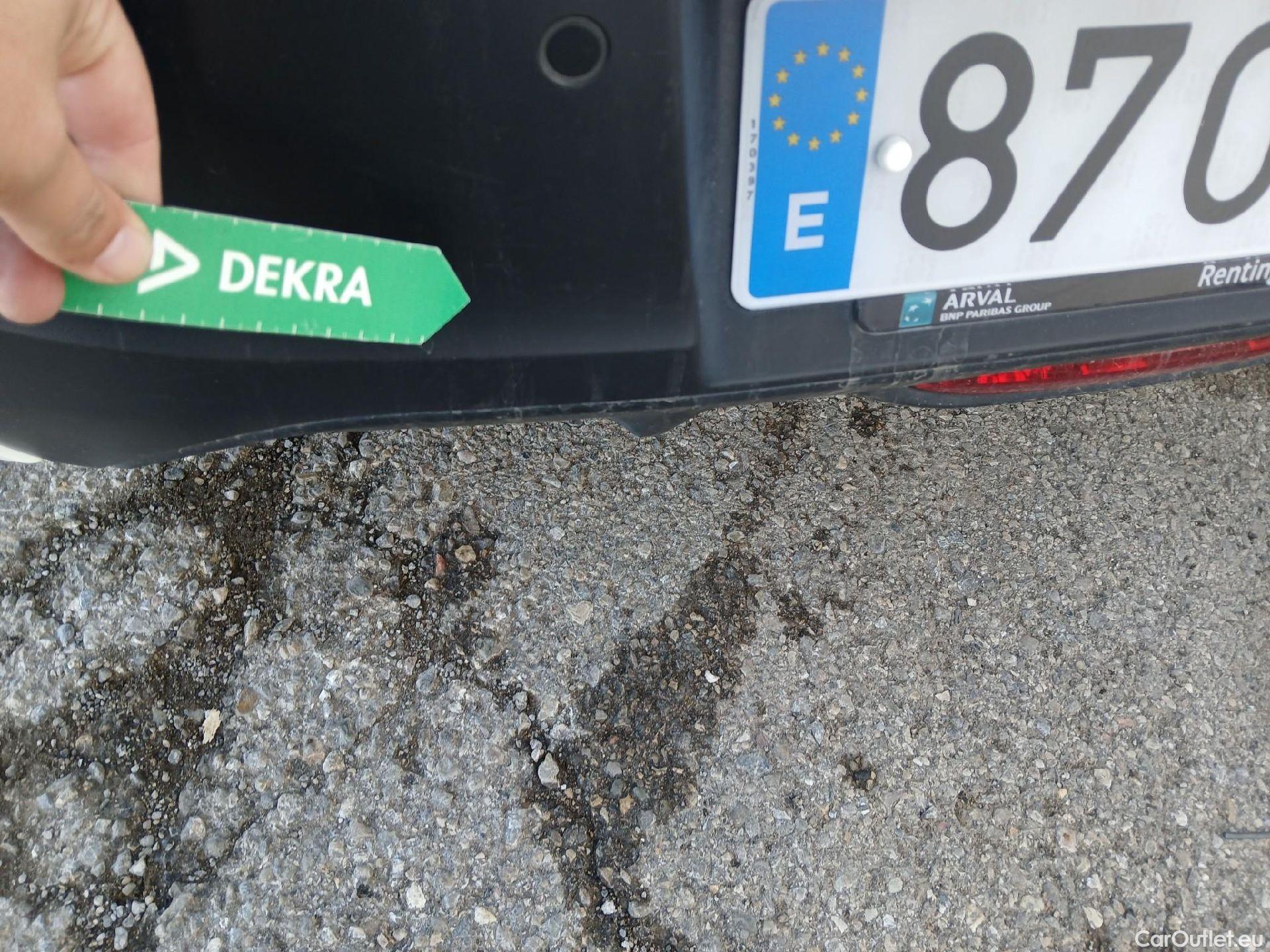  Peugeot  208 PEUGEOT  / 2019 / 5P / berlina con portón BlueHDi 73kW (100CV) Active Pack (AC) #35