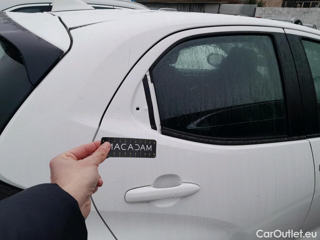  Toyota  Yaris TOYOTA  / 2020 / 5P / berlina con portón 1.5 120H Active Tech #25