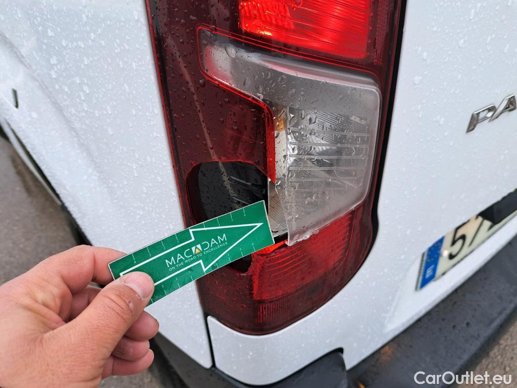  Peugeot  Partner PEUGEOT  / 2018 / 4P / furgón derivado de turismo Premium Standard 600kg BlueHDi 73kW #16