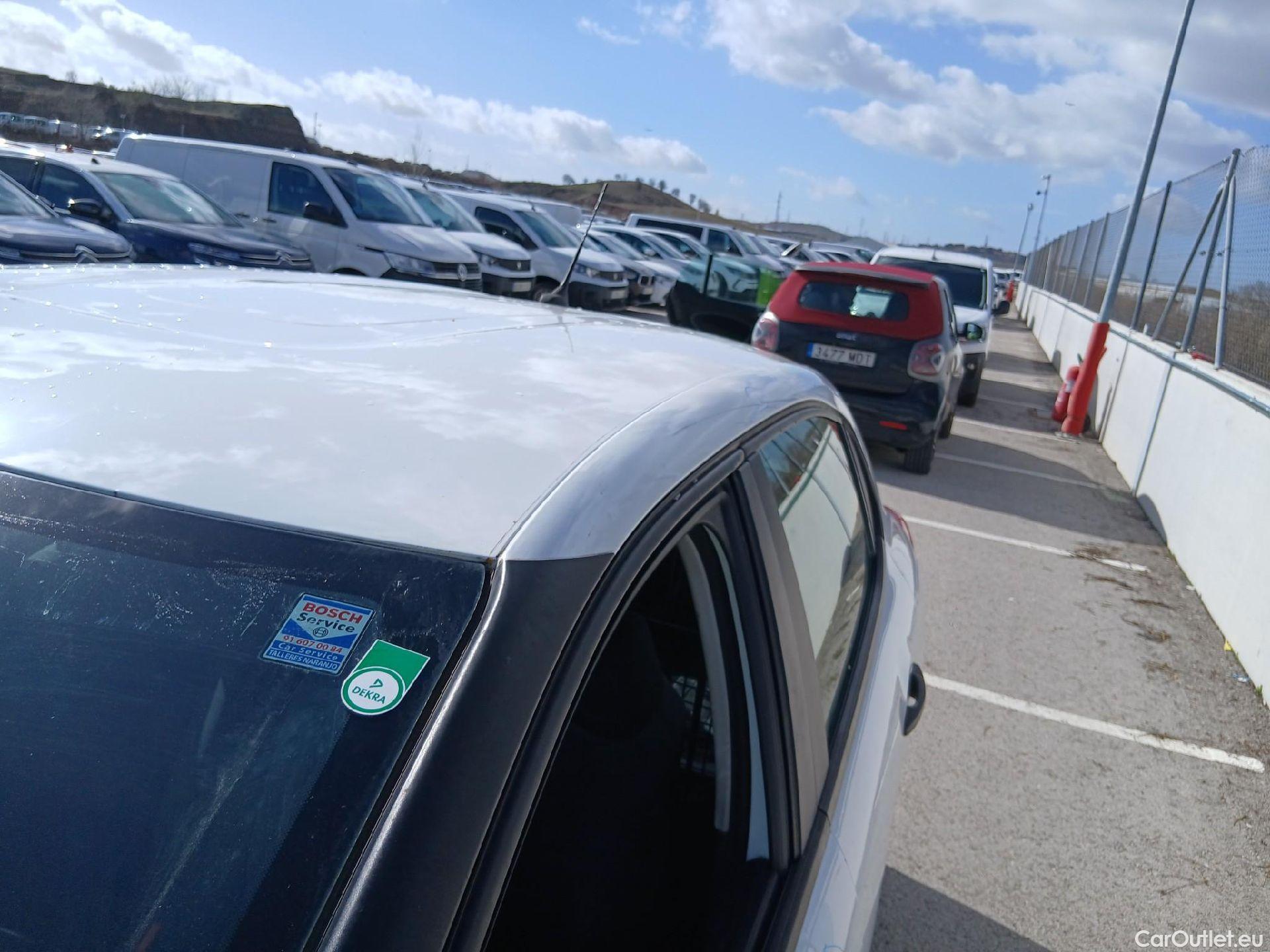  Citroen  C3 CITROEN  / 2016 / 5P / berlina comercial BlueHDi 73KW (100CV) S&S Comercial #20