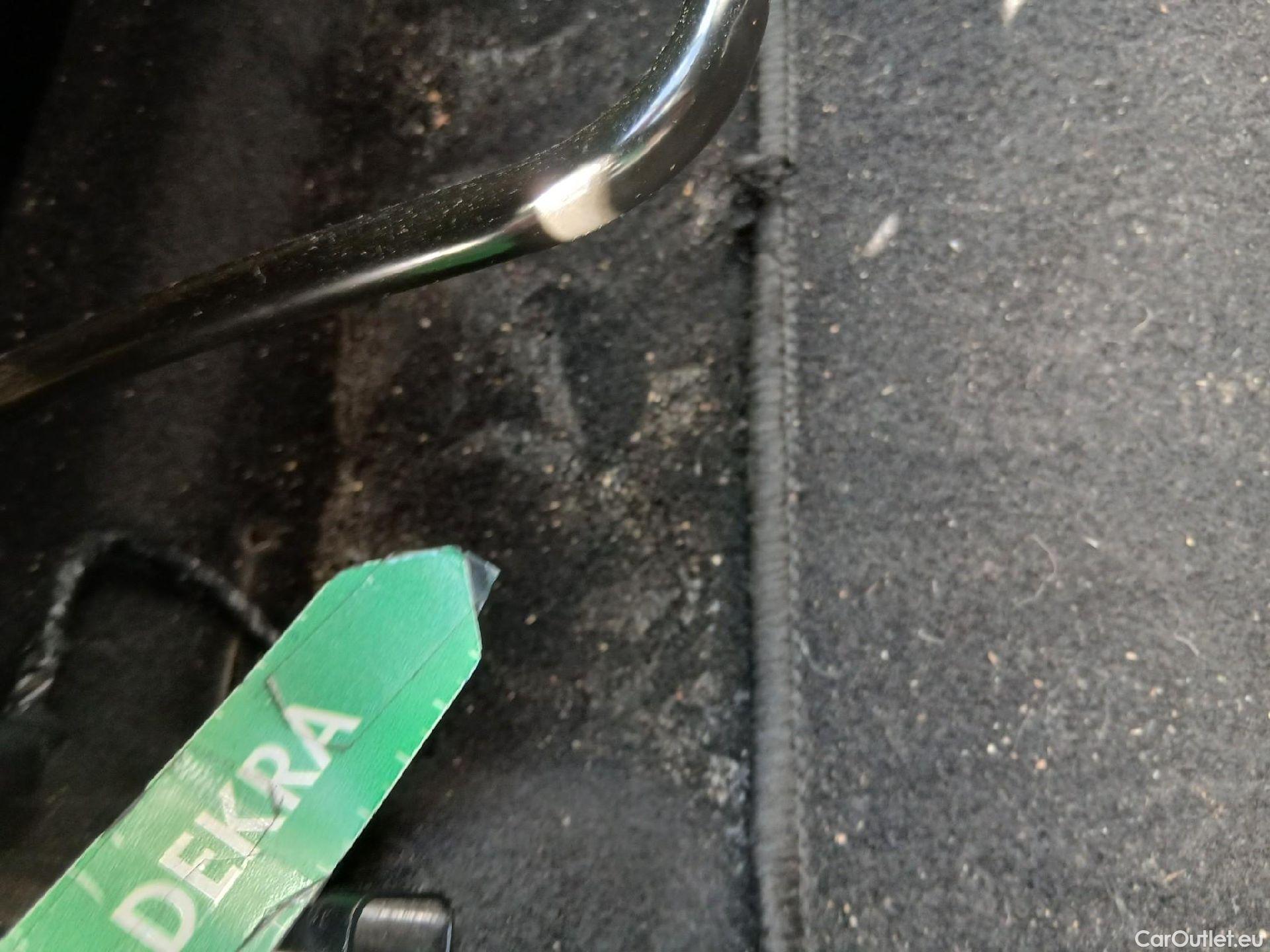  Citroen  C3 CITROEN  / 2016 / 5P / berlina comercial BlueHDi 73KW (100CV) S&S Comercial #49