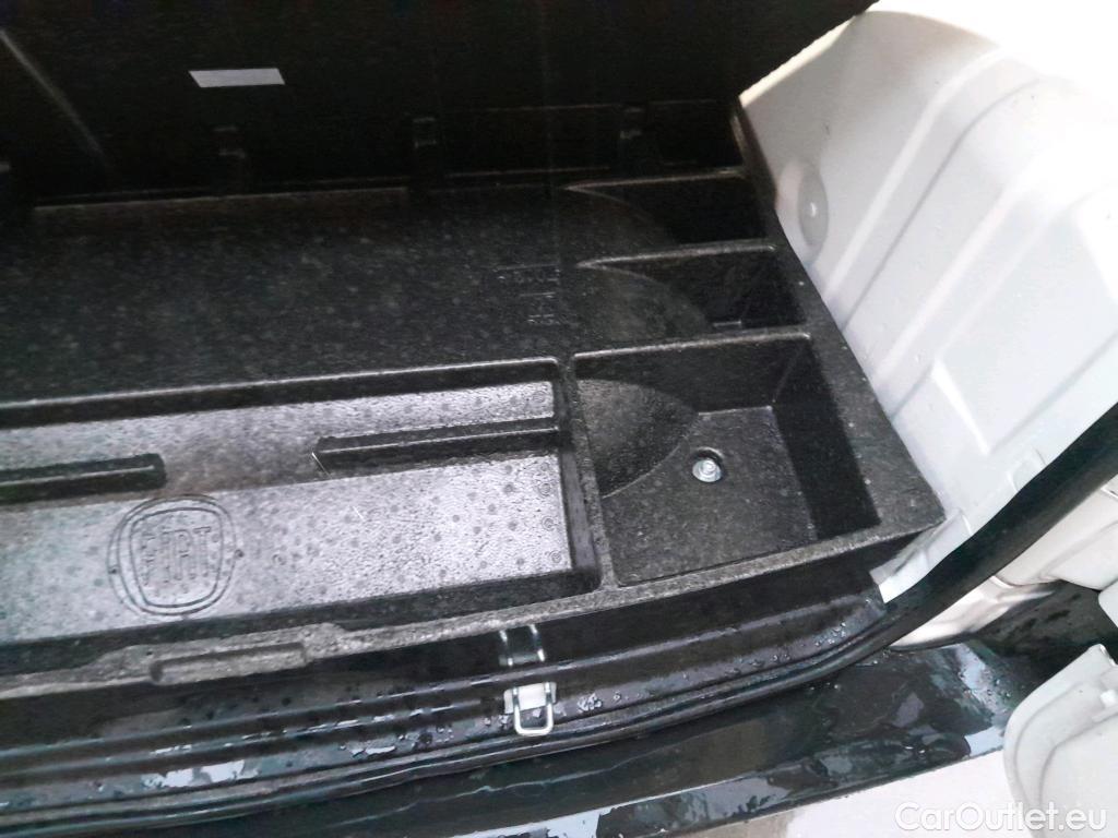  Fiat  Fiorino FIAT  / 2016 / 3P / furgón derivado de turismo Cargo Base 1.4 Natural Power 51kW (70CV) #3