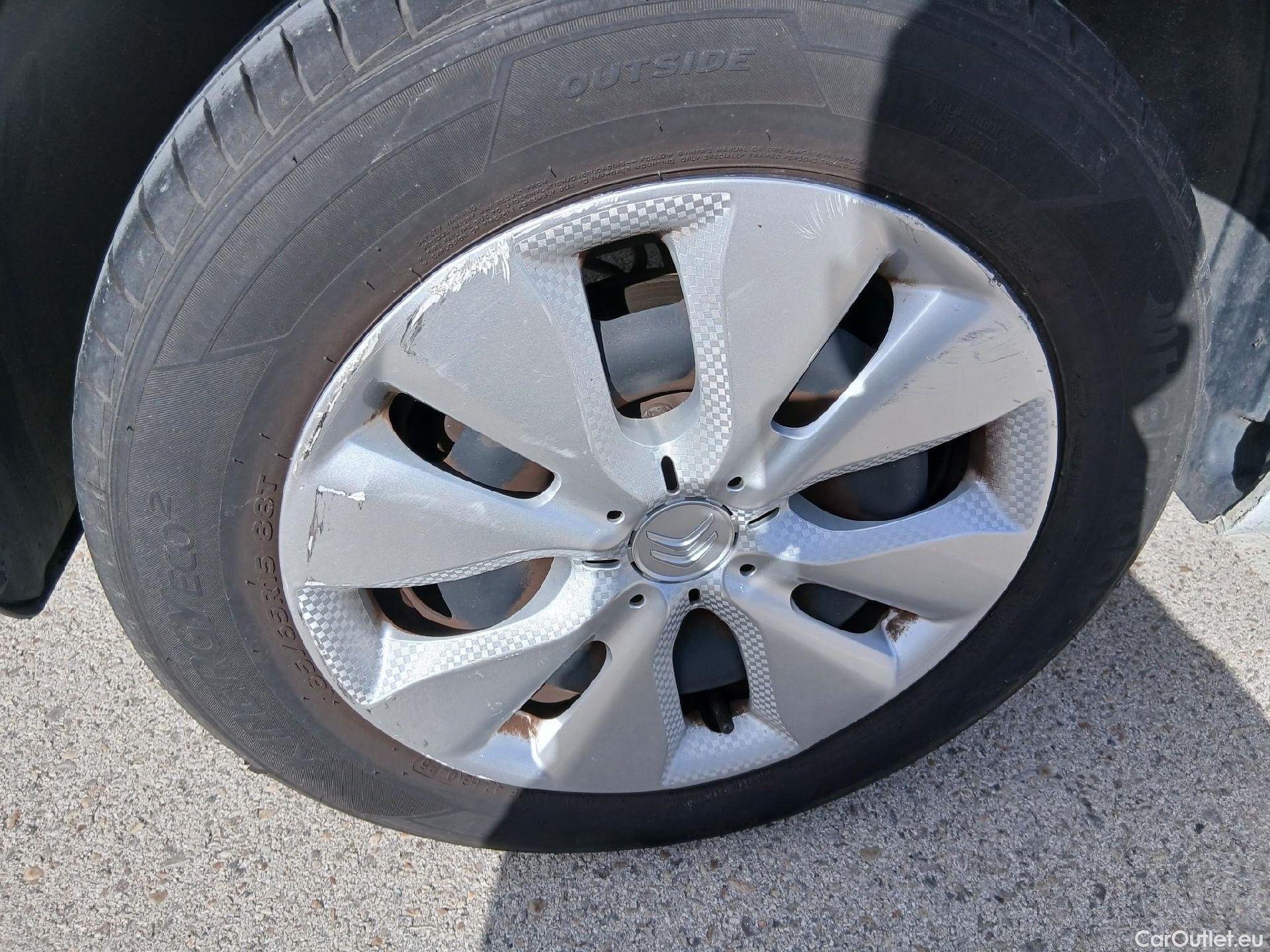  Citroen  C3 CITROEN  / 2016 / 5P / berlina comercial BlueHDi 73KW (100CV) S&S Comercial #36