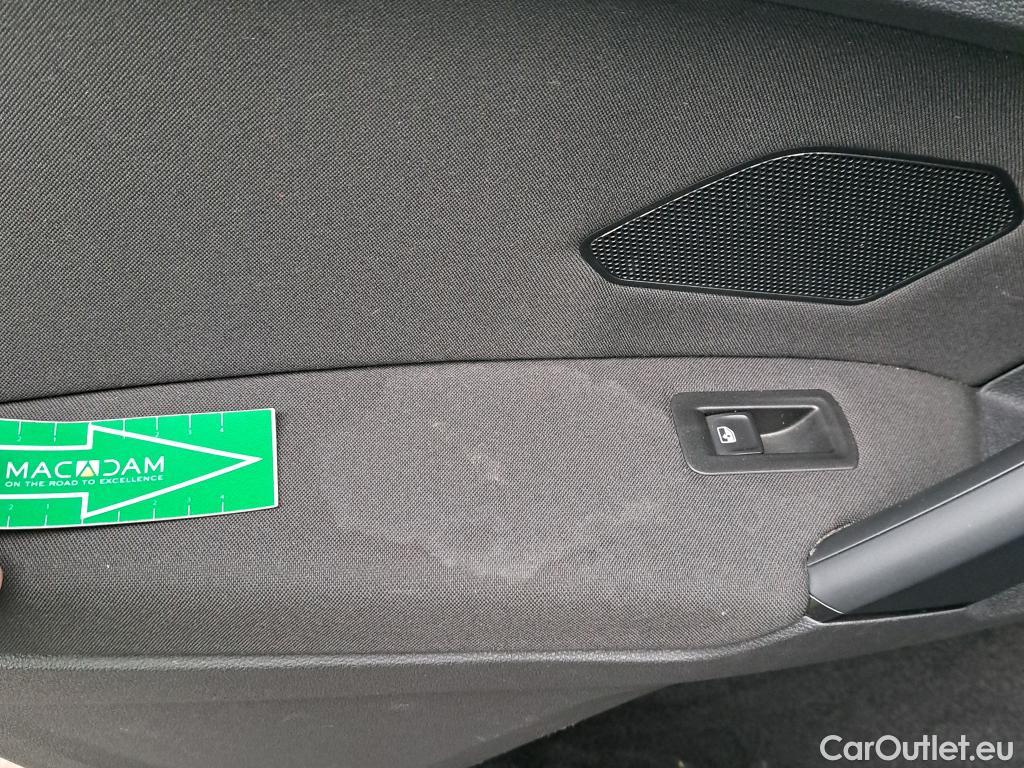  Volkswagen  Tiguan VOLKSWAGEN  / 2020 / 5P / todoterreno Life 2.0 TDI 110kW (150CV) DSG (AC2) #17