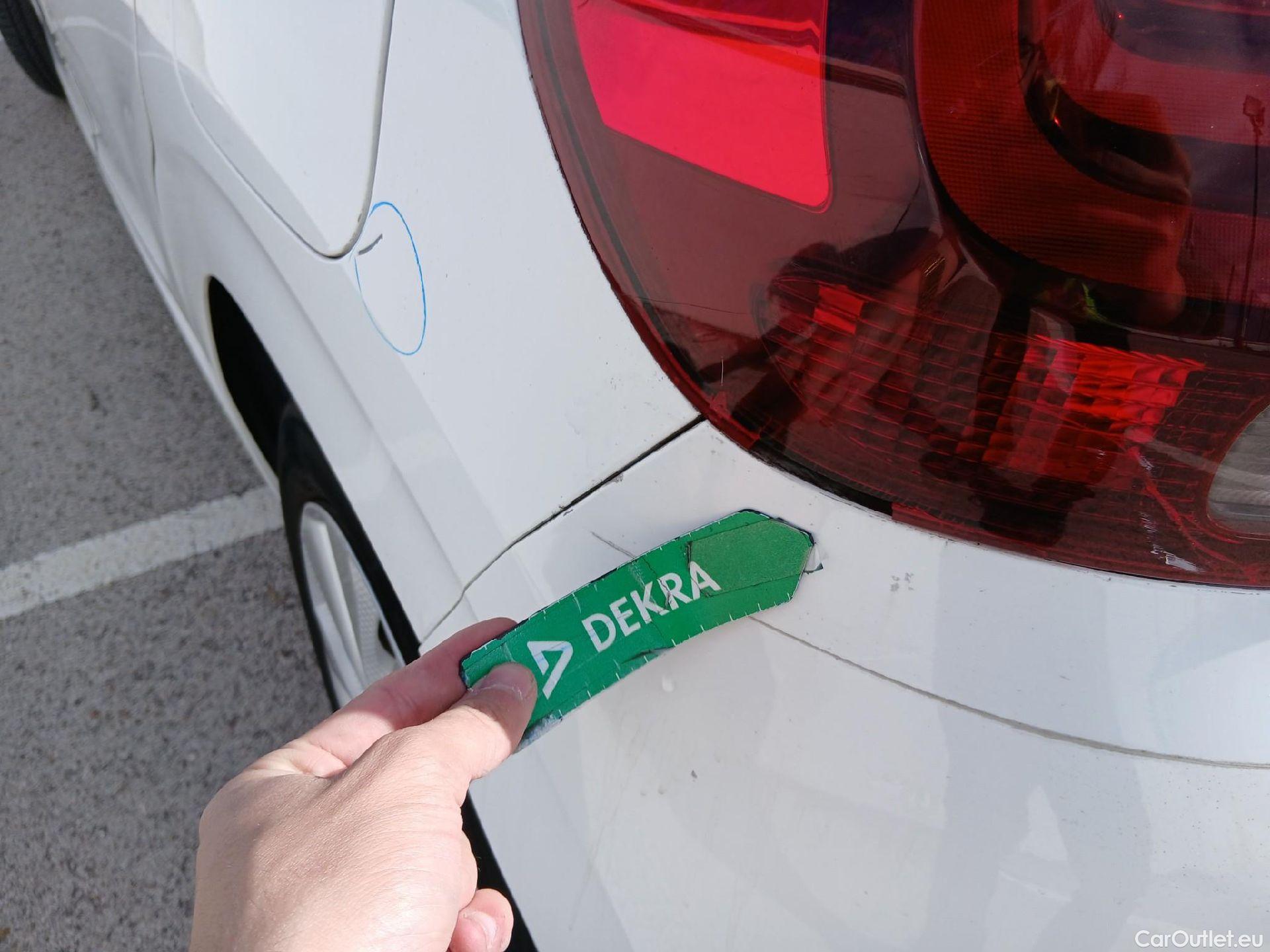  Citroen  C3 CITROEN  / 2016 / 5P / berlina comercial BlueHDi 73KW (100CV) S&S Comercial #26