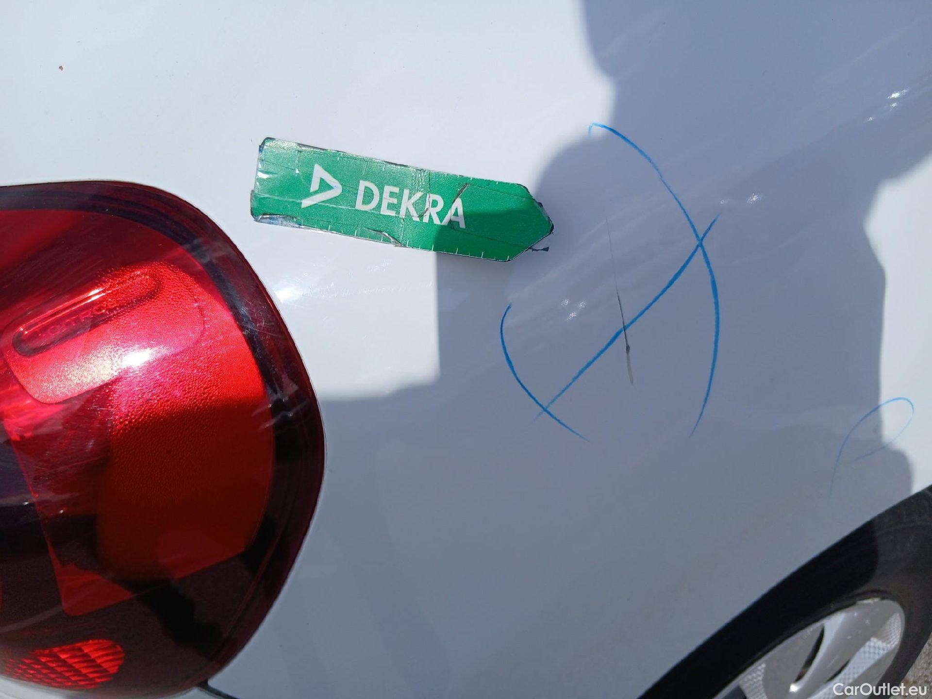  Citroen  C3 CITROEN  / 2016 / 5P / berlina comercial BlueHDi 73KW (100CV) S&S Comercial #38