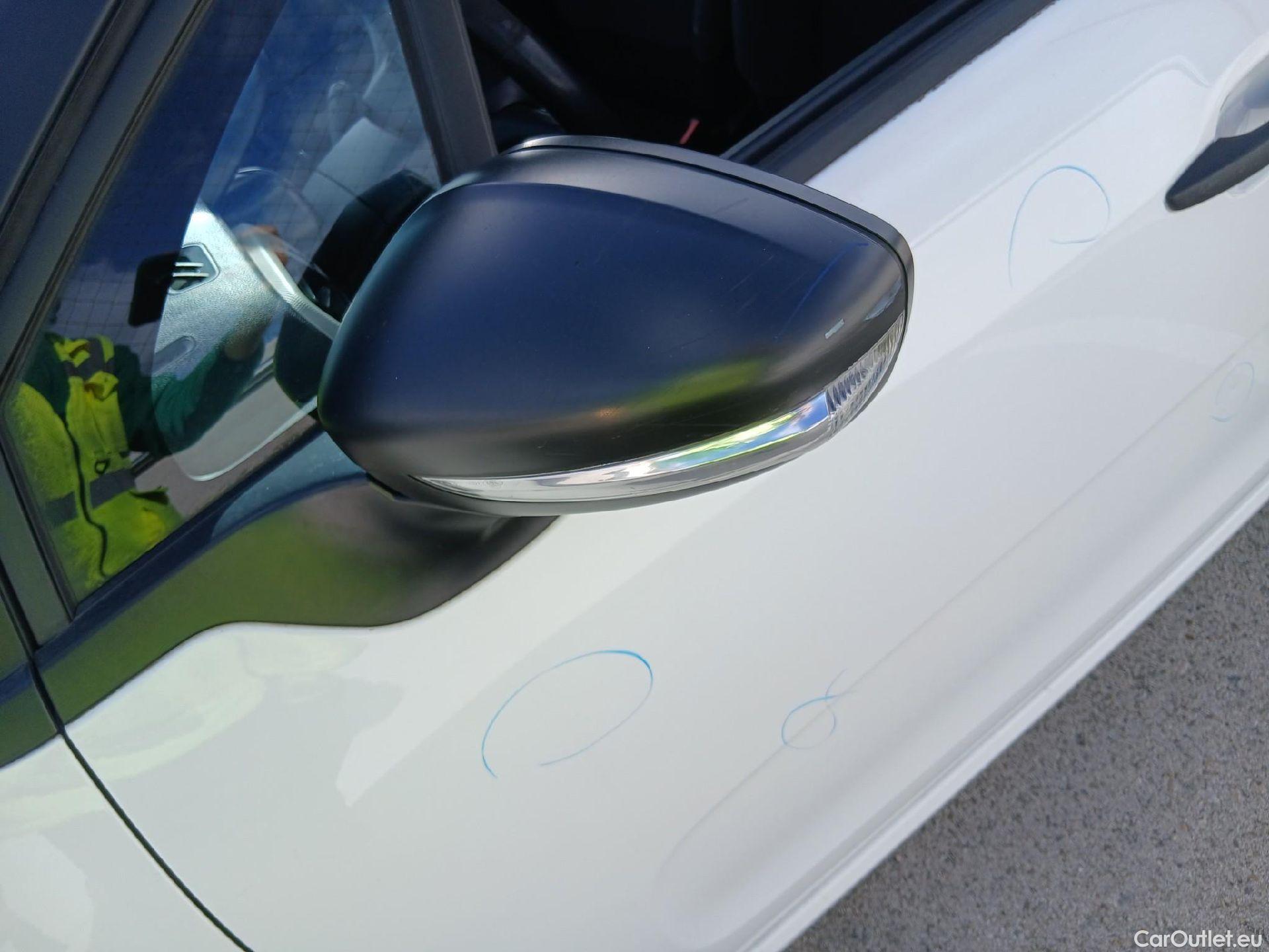  Citroen  C3 CITROEN  / 2016 / 5P / berlina comercial BlueHDi 73KW (100CV) S&S Comercial #17