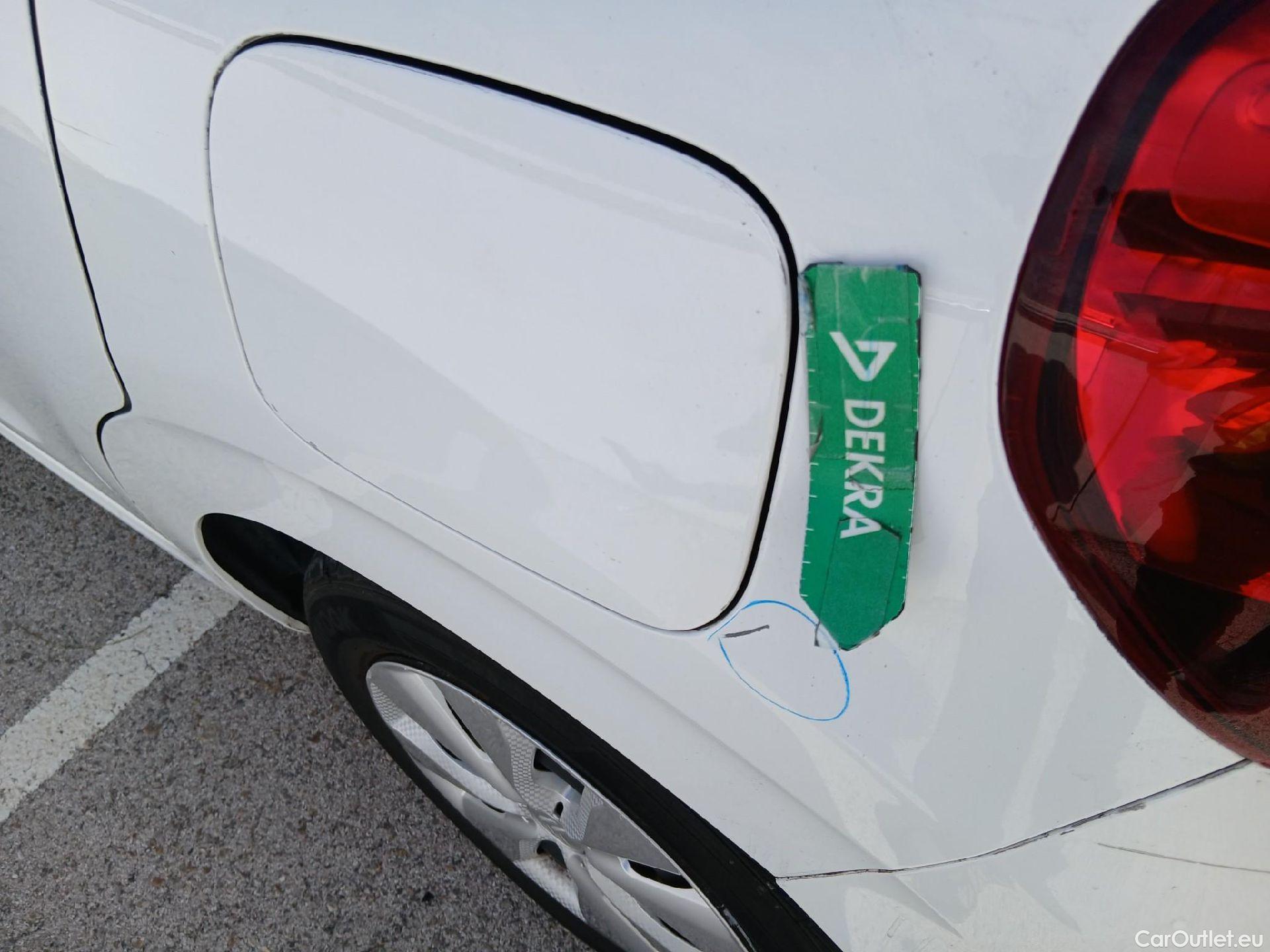  Citroen  C3 CITROEN  / 2016 / 5P / berlina comercial BlueHDi 73KW (100CV) S&S Comercial #25