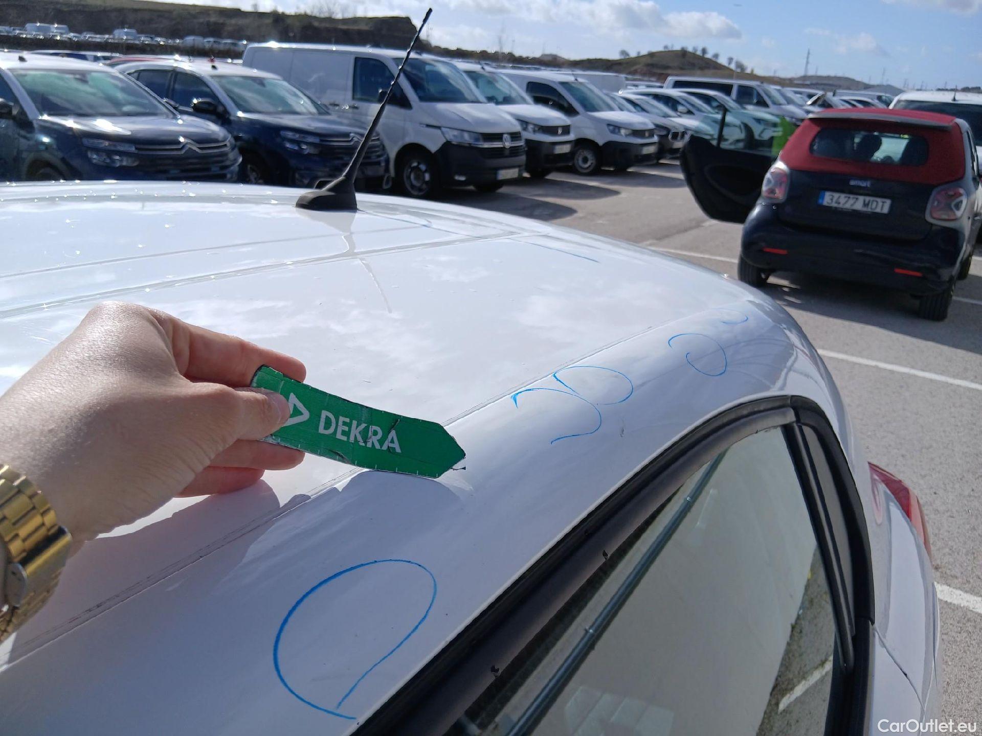  Citroen  C3 CITROEN  / 2016 / 5P / berlina comercial BlueHDi 73KW (100CV) S&S Comercial #19