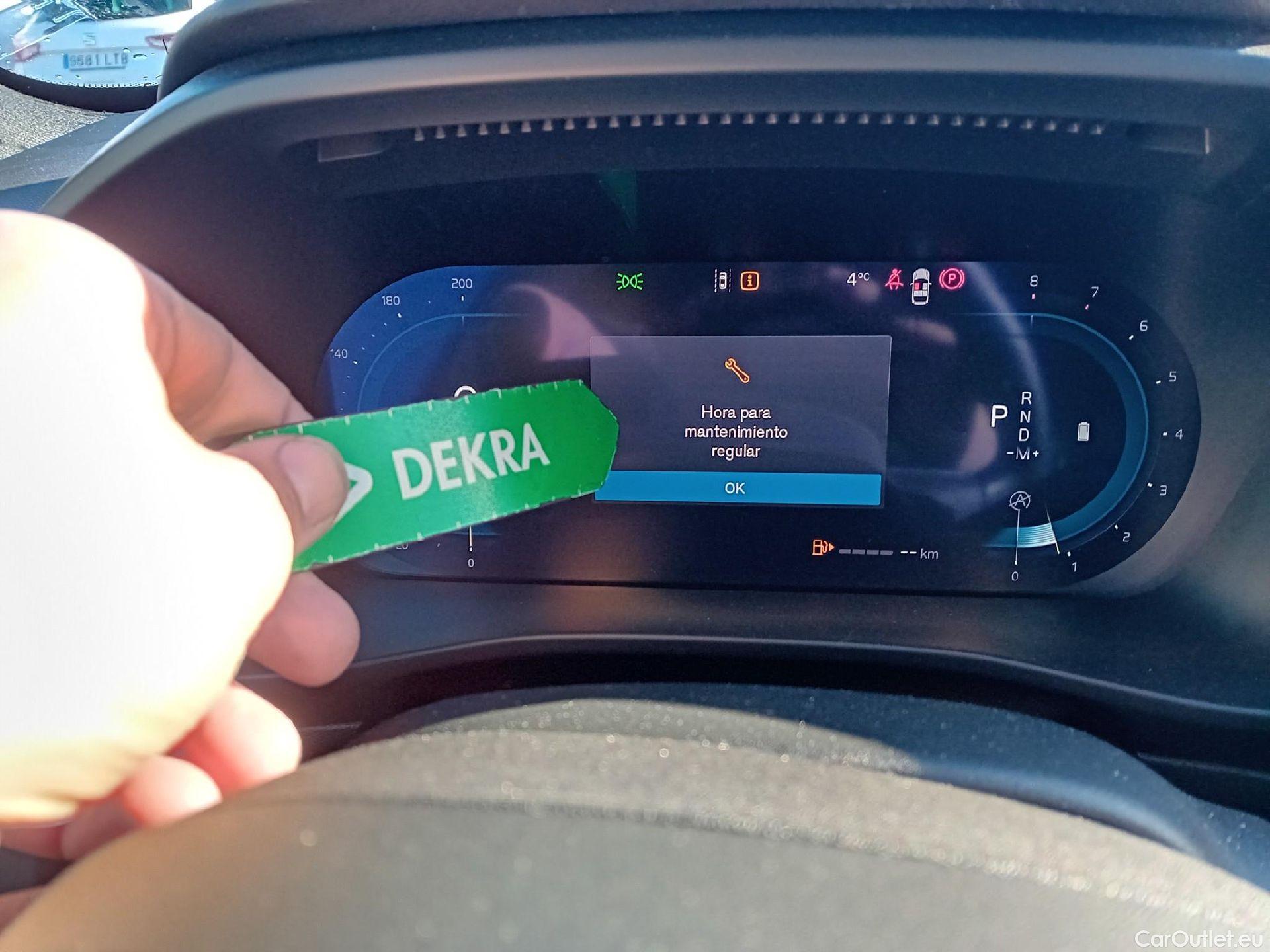  Volvo  XC 40 VOLVO XC40 / 2021 / 5P / todoterreno 2.0 B3 G Plus Dark Auto #2