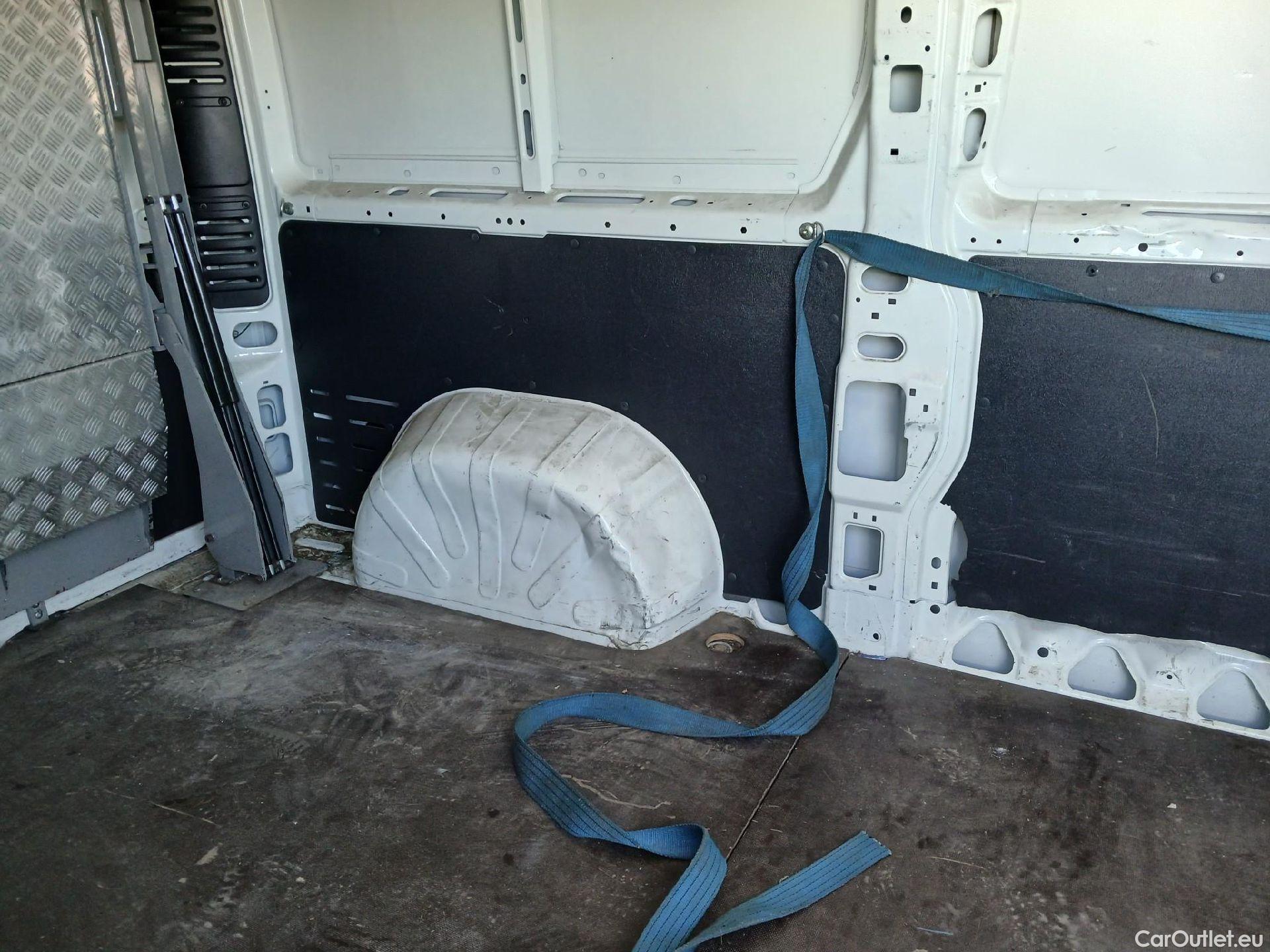  Citroen  Jumper CITROEN  / 2014 / 4P / furgón BlueHDi 103KW (140CV) Furgón 33L2H1 #39