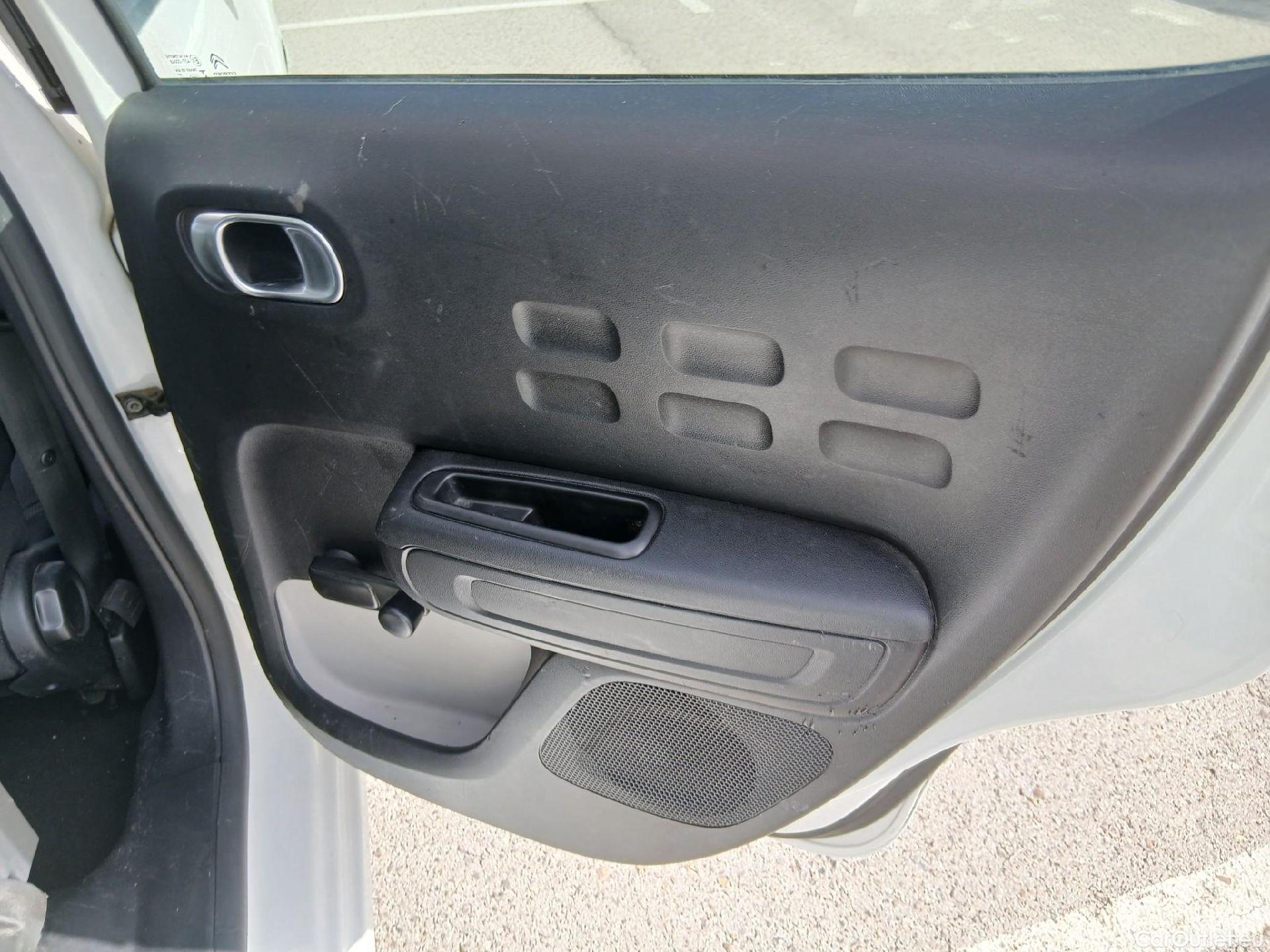  Citroen  C3 CITROEN  / 2016 / 5P / berlina comercial BlueHDi 73KW (100CV) S&S Comercial #45