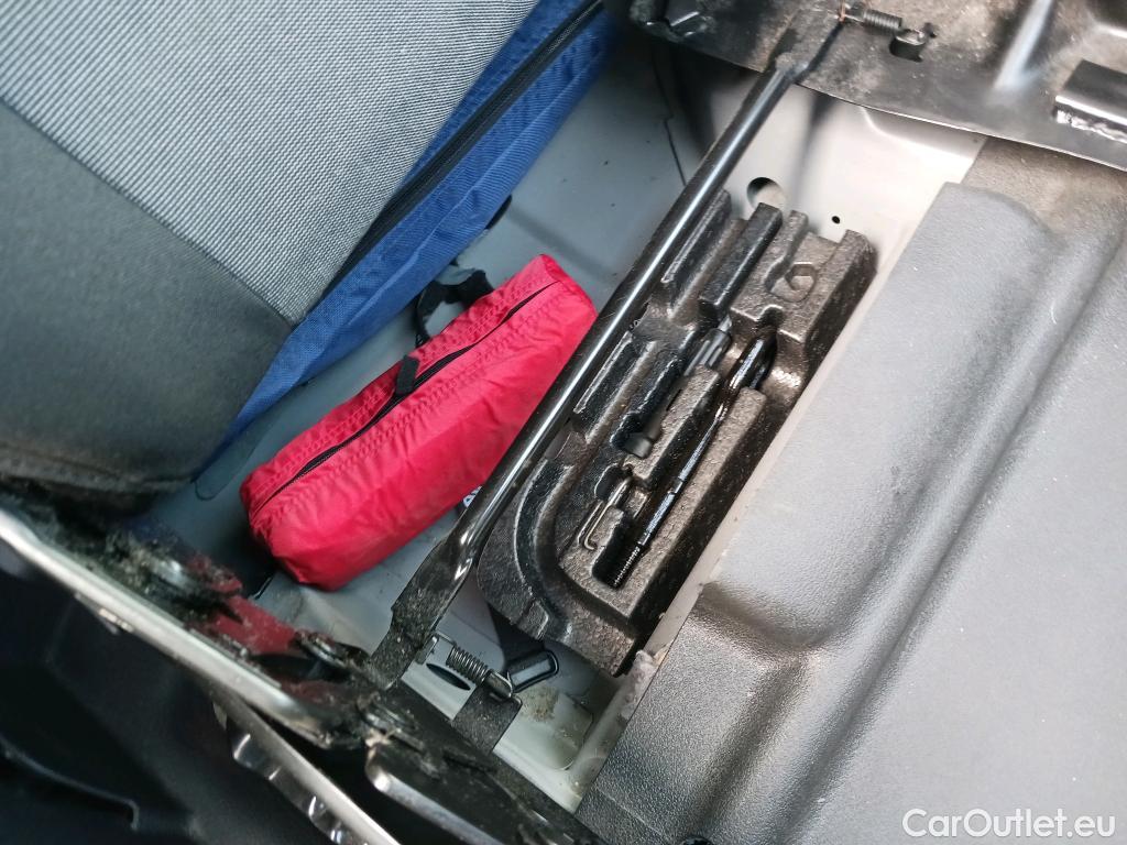  Volkswagen  Caddy VOLKSWAGEN  / 2015 / 4P / furgón derivado de turismo Profesional Maxi Furgón 1.4 TGI 81kW BM #10