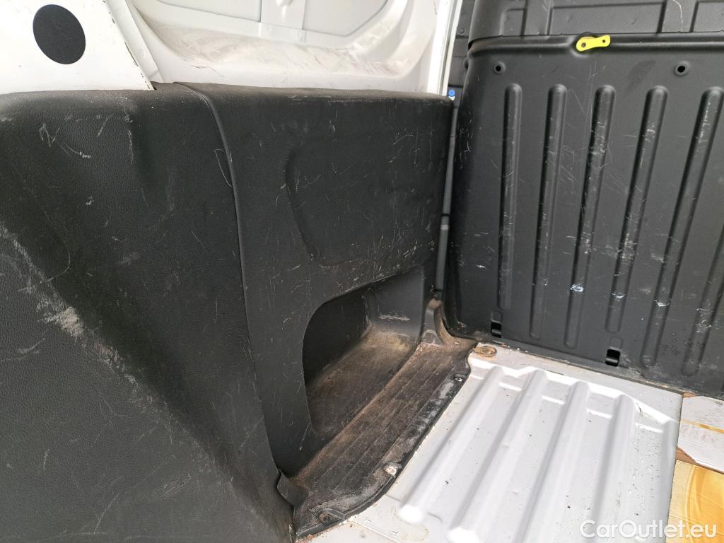  Peugeot  Partner PEUGEOT  / 2018 / 4P / furgón derivado de turismo Premium Standard 600kg BlueHDi 73kW #49